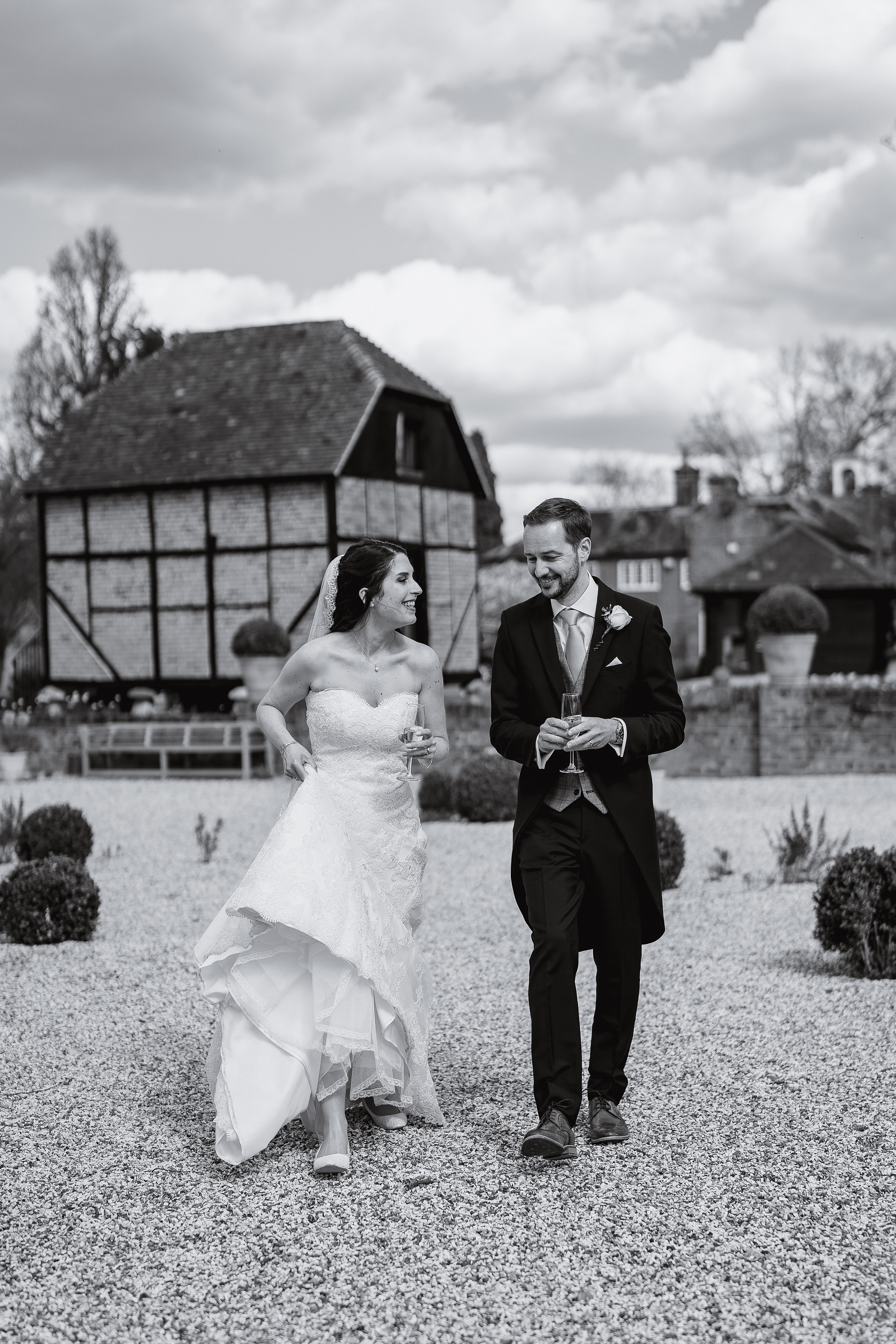 Wasing Park wedding Venue,Wasing Park Barn,Wasing PArk berkshire wedding,Berkshire wedding venue,Berkshire wedding photographer wedding portraits,countrysde wedding