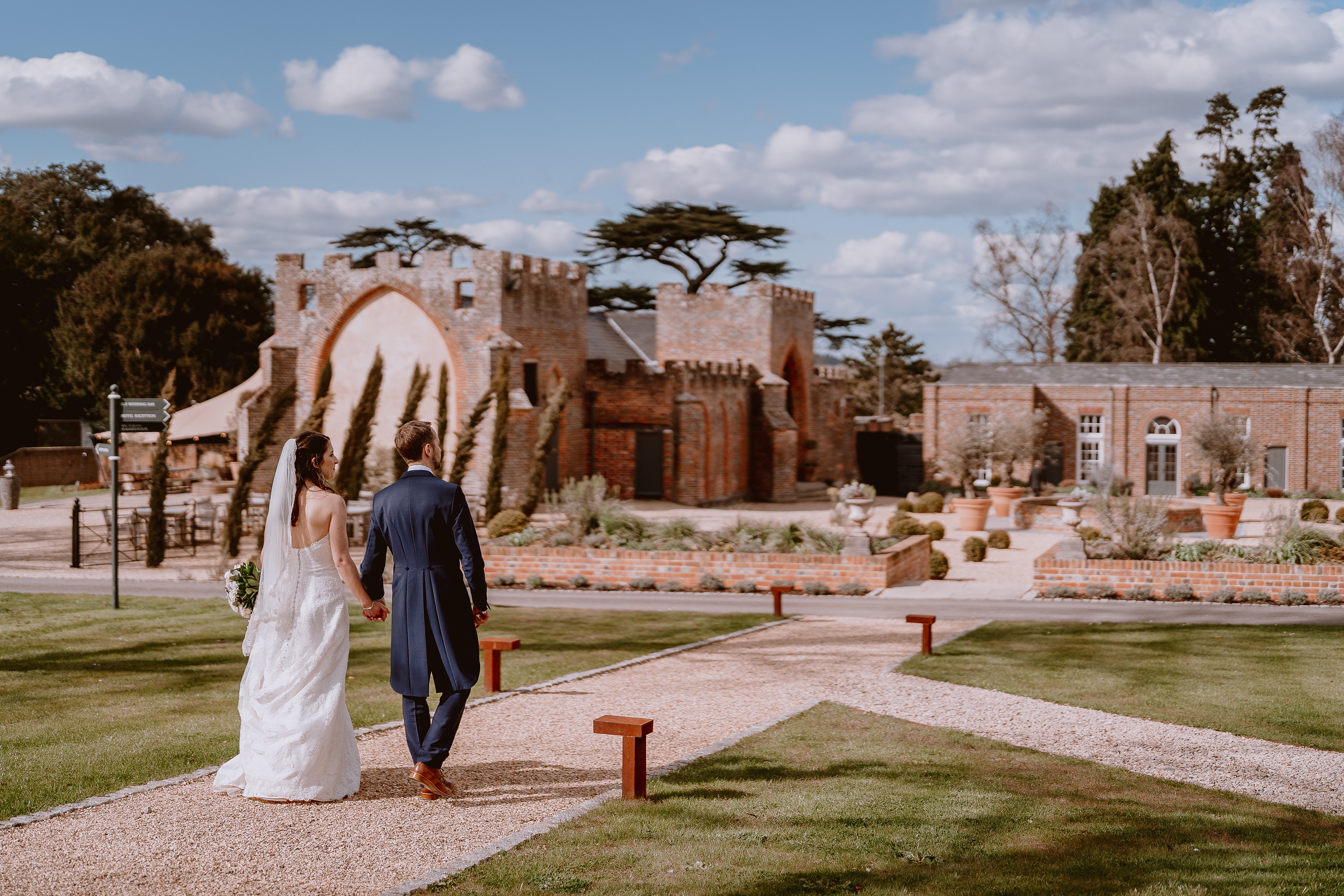 Wasing Park wedding Venue,Wasing Park Barn,Wasing PArk berkshire wedding,Berkshire wedding venue,Berkshire wedding photographer Best wedding photographer,Creative wedding photographer