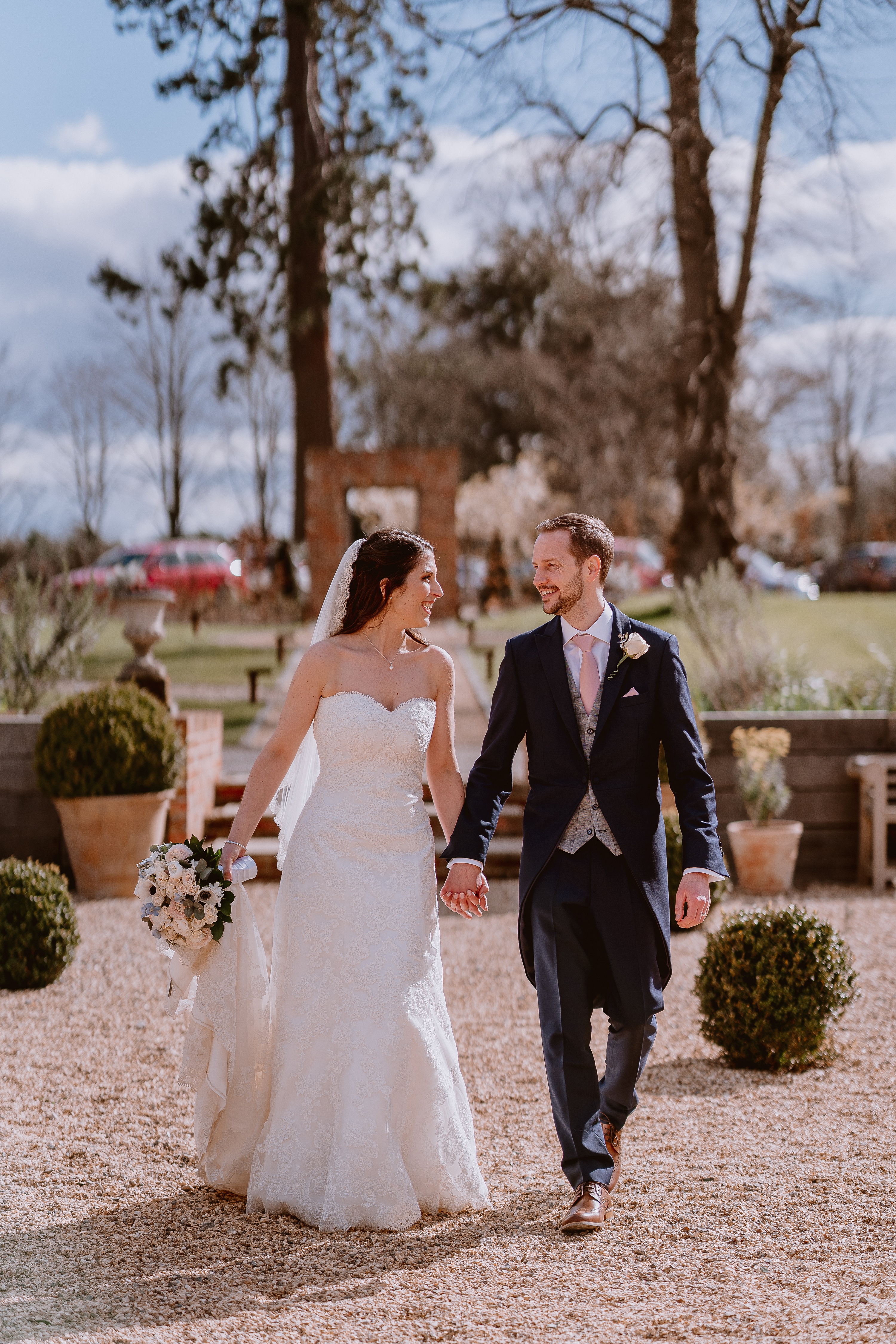 Wasing Park wedding Venue,Wasing Park Barn,Wasing PArk berkshire wedding,Berkshire wedding venue,Berkshire wedding photographer Barn wedding venue inspiration,Best wedding photographer
