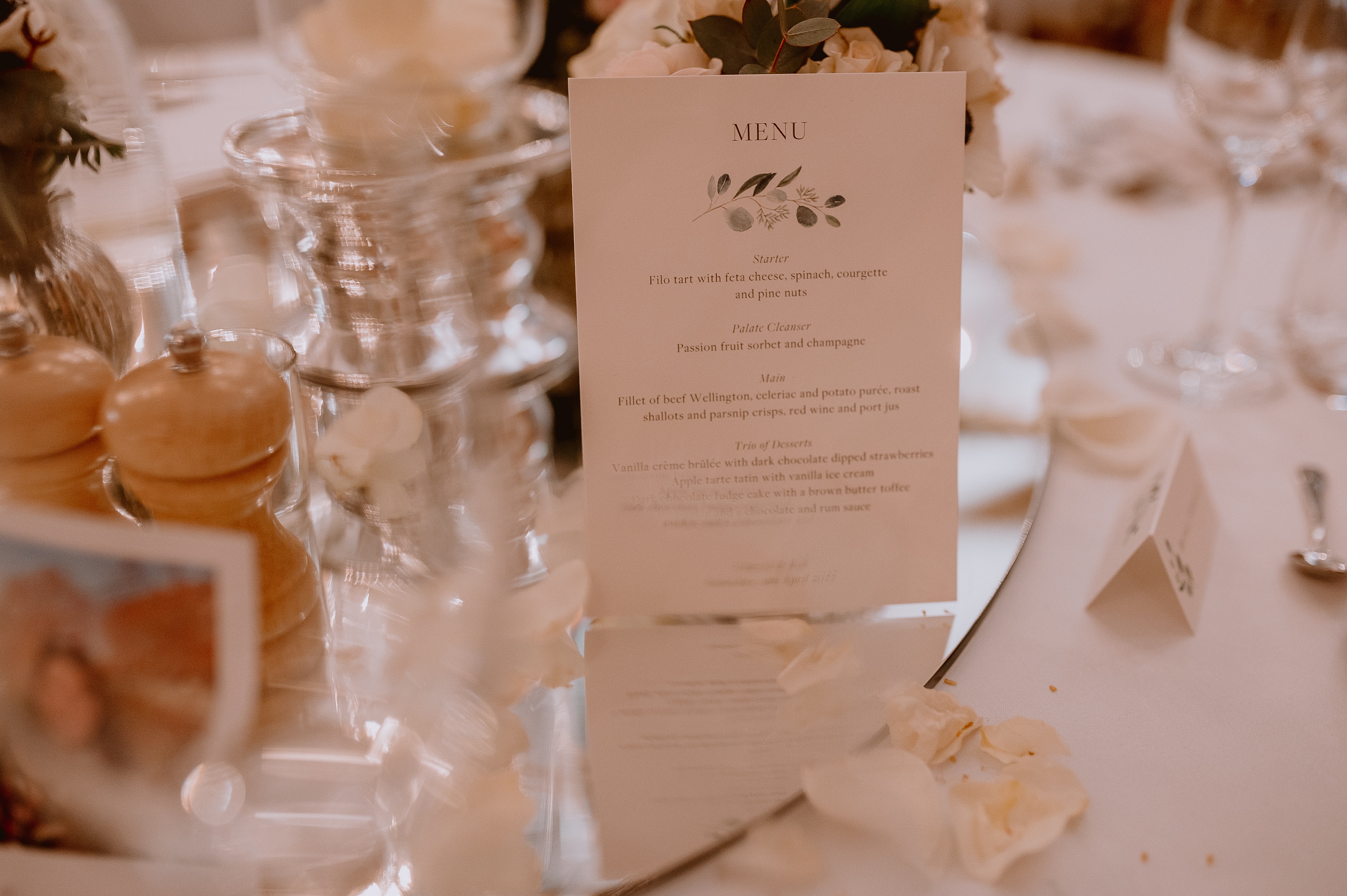 Wasing Park wedding Venue,Wasing Park Barn,Wasing PArk berkshire wedding,Berkshire wedding venue,Berkshire wedding photographer Creative wedding photographer,Rustic wedding