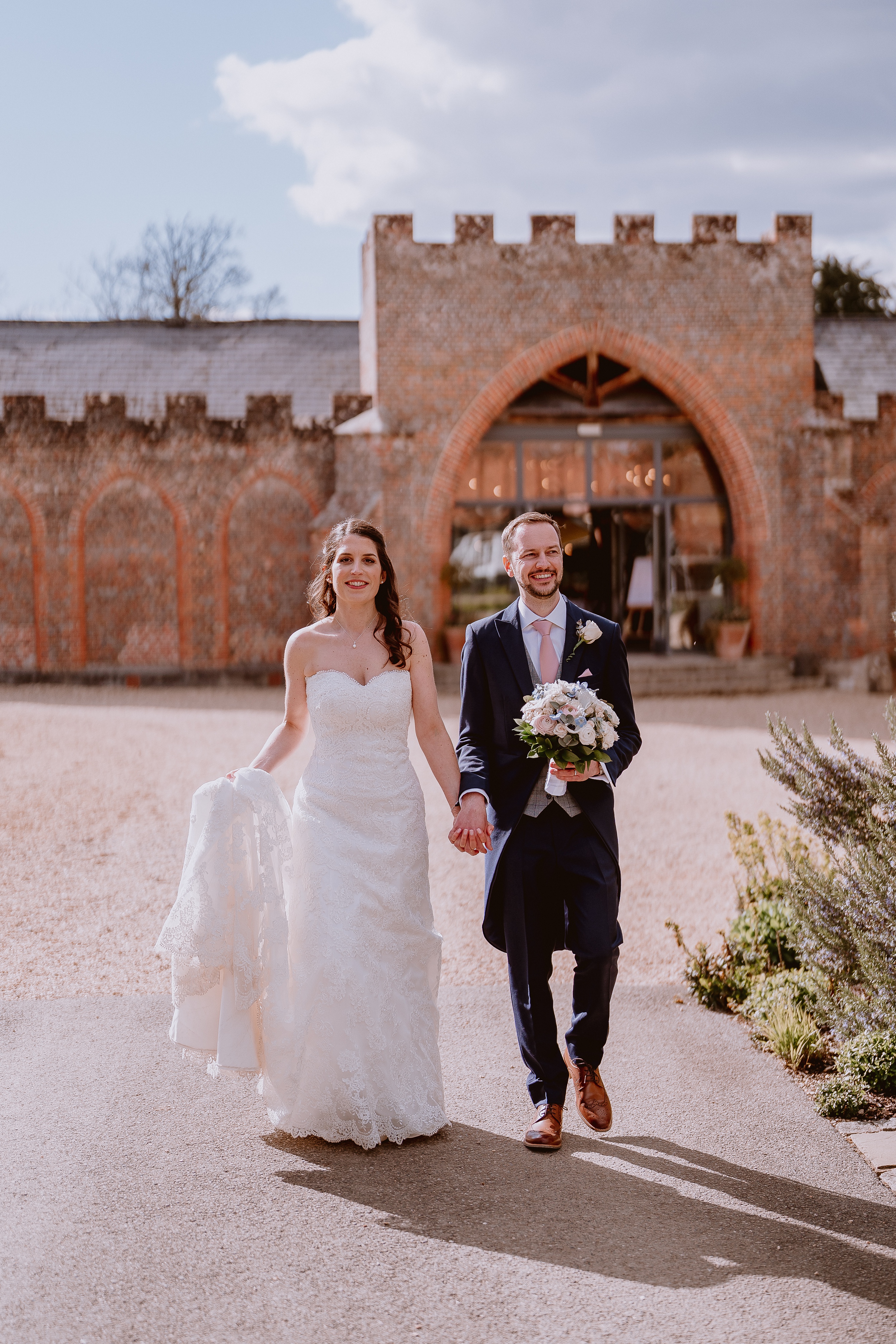 Wasing Park wedding Venue,Wasing Park Barn,Wasing PArk berkshire wedding,Berkshire wedding venue,Berkshire wedding photographer natural wedding photography,wedding photographerCreative wedding photographer
