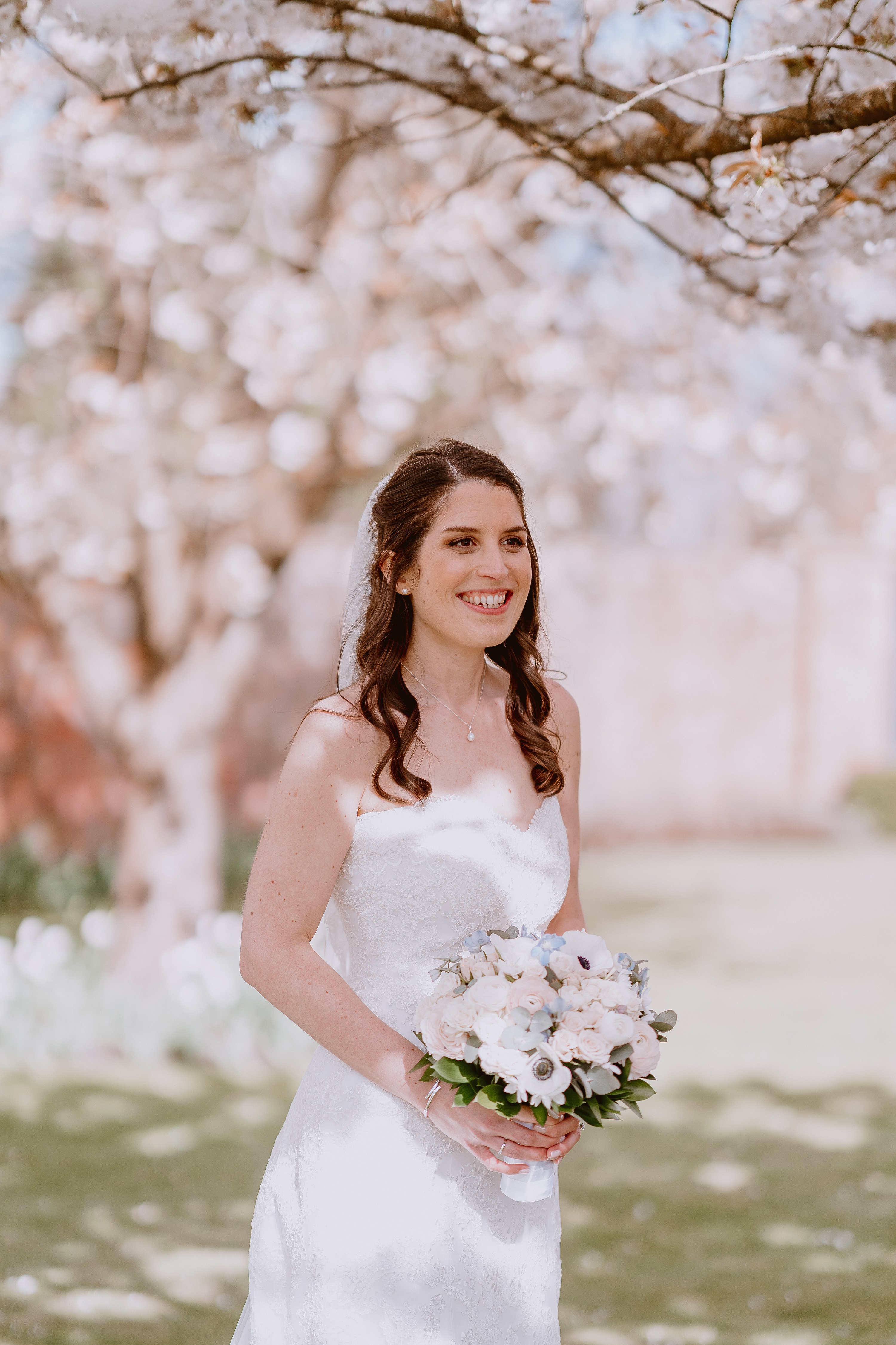 Wasing Park wedding Venue,Wasing Park Barn,Wasing PArk berkshire wedding,Berkshire wedding venue,Berkshire wedding photographer boho wedding,wedding photographerCreative wedding photographer