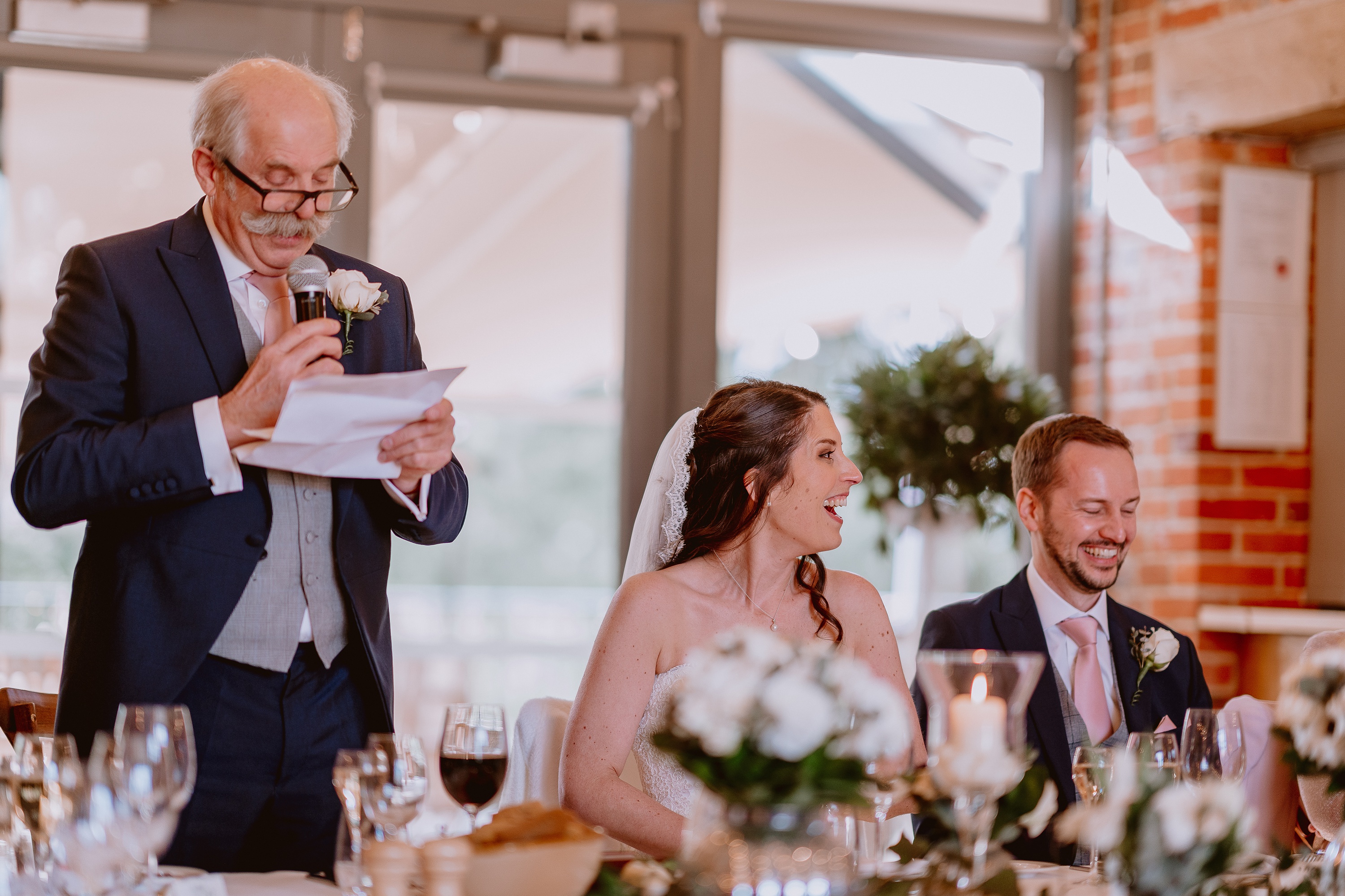 Wasing Park wedding Venue,Wasing Park Barn,Wasing PArk berkshire wedding,Berkshire wedding venue,Berkshire wedding photographer countryside wedding inspiration,wasing park wedding Barn wedding venue inspiration