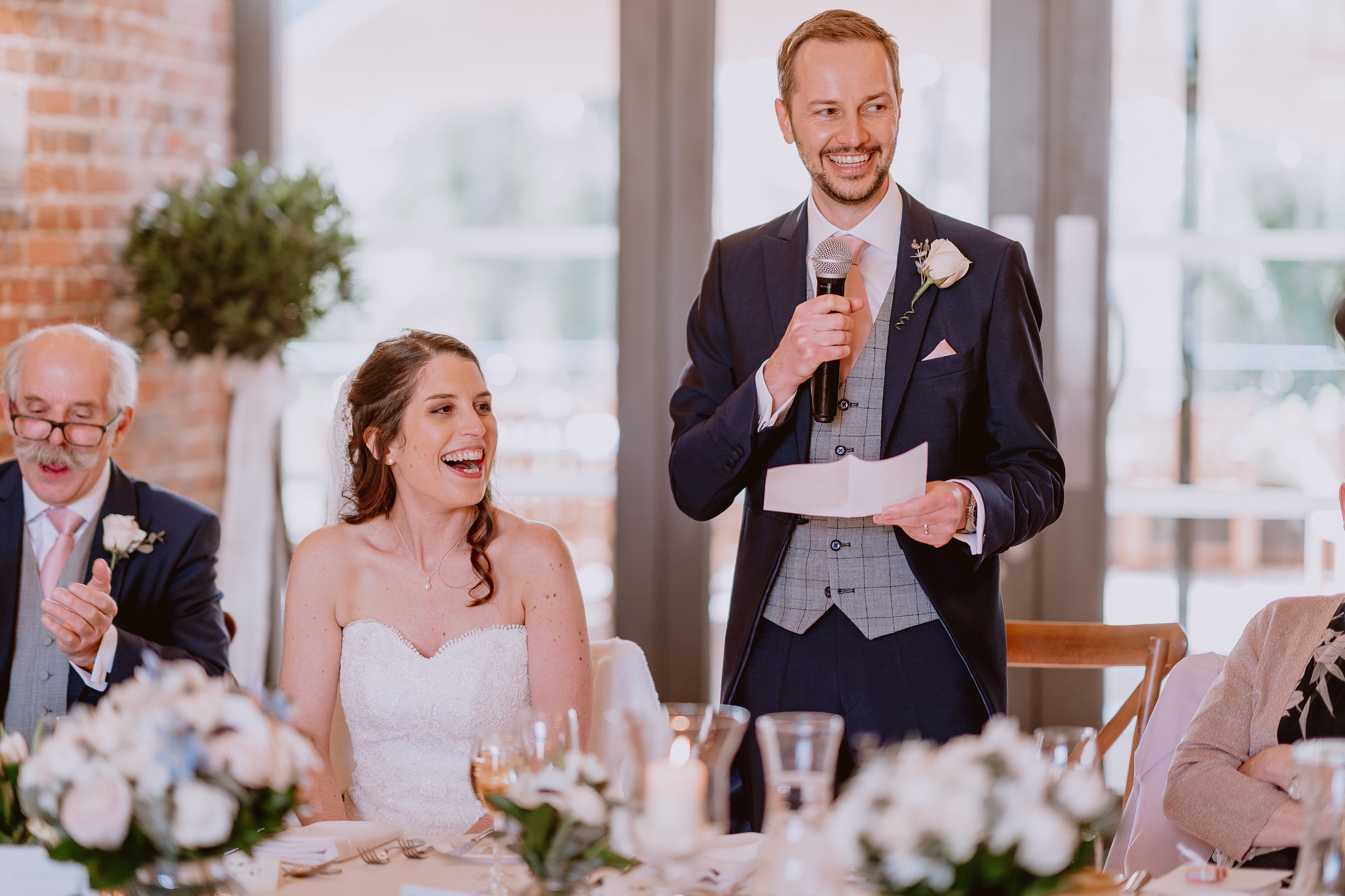 Wasing Park wedding Venue,Wasing Park Barn,Wasing PArk berkshire wedding,Berkshire wedding venue,Berkshire wedding photographer boho wedding,wedding portraits
