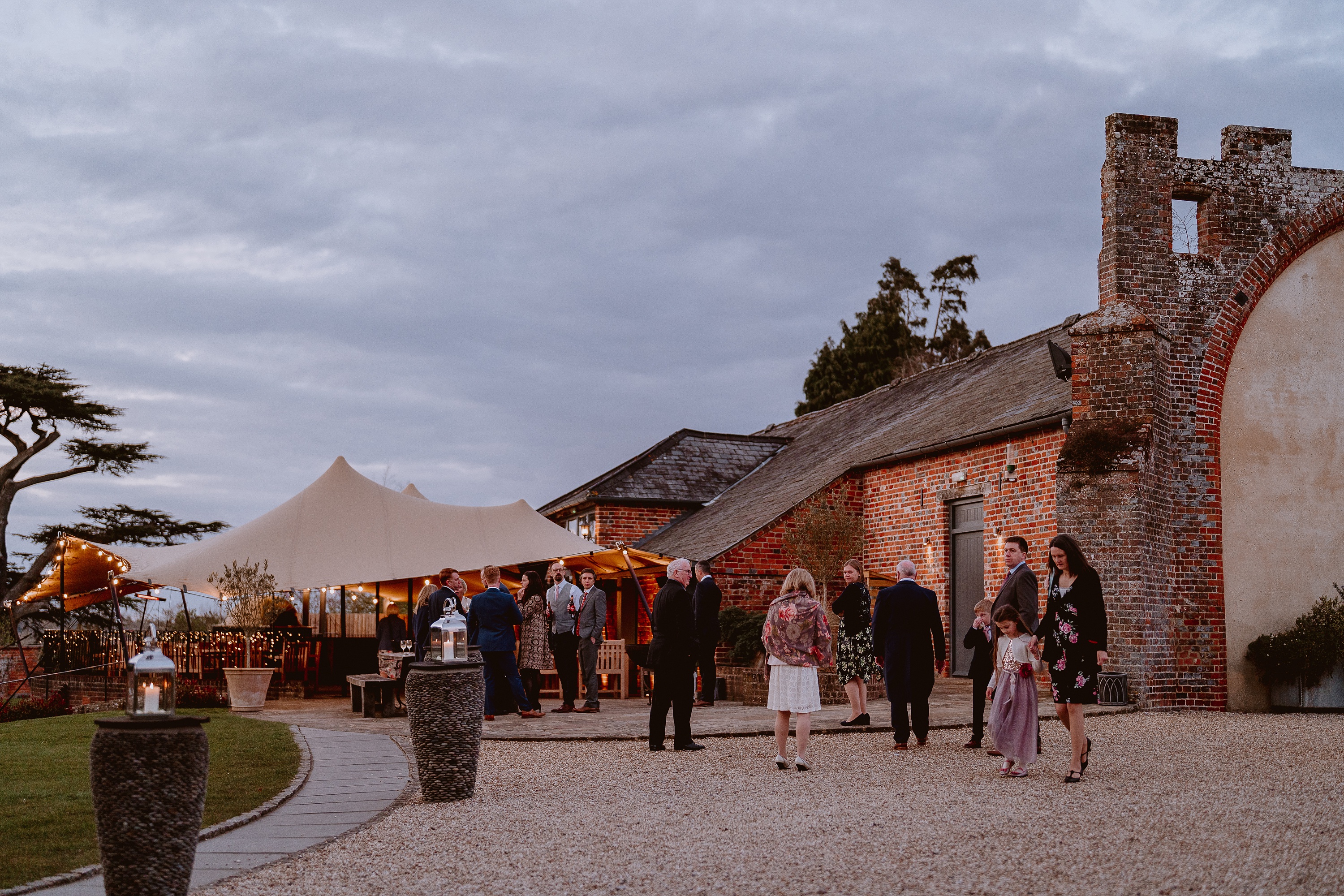 Wasing Park wedding Venue,Wasing Park Barn,Wasing PArk berkshire wedding,Berkshire wedding venue,Berkshire wedding photographer boho wedding,summer wedding inspiration