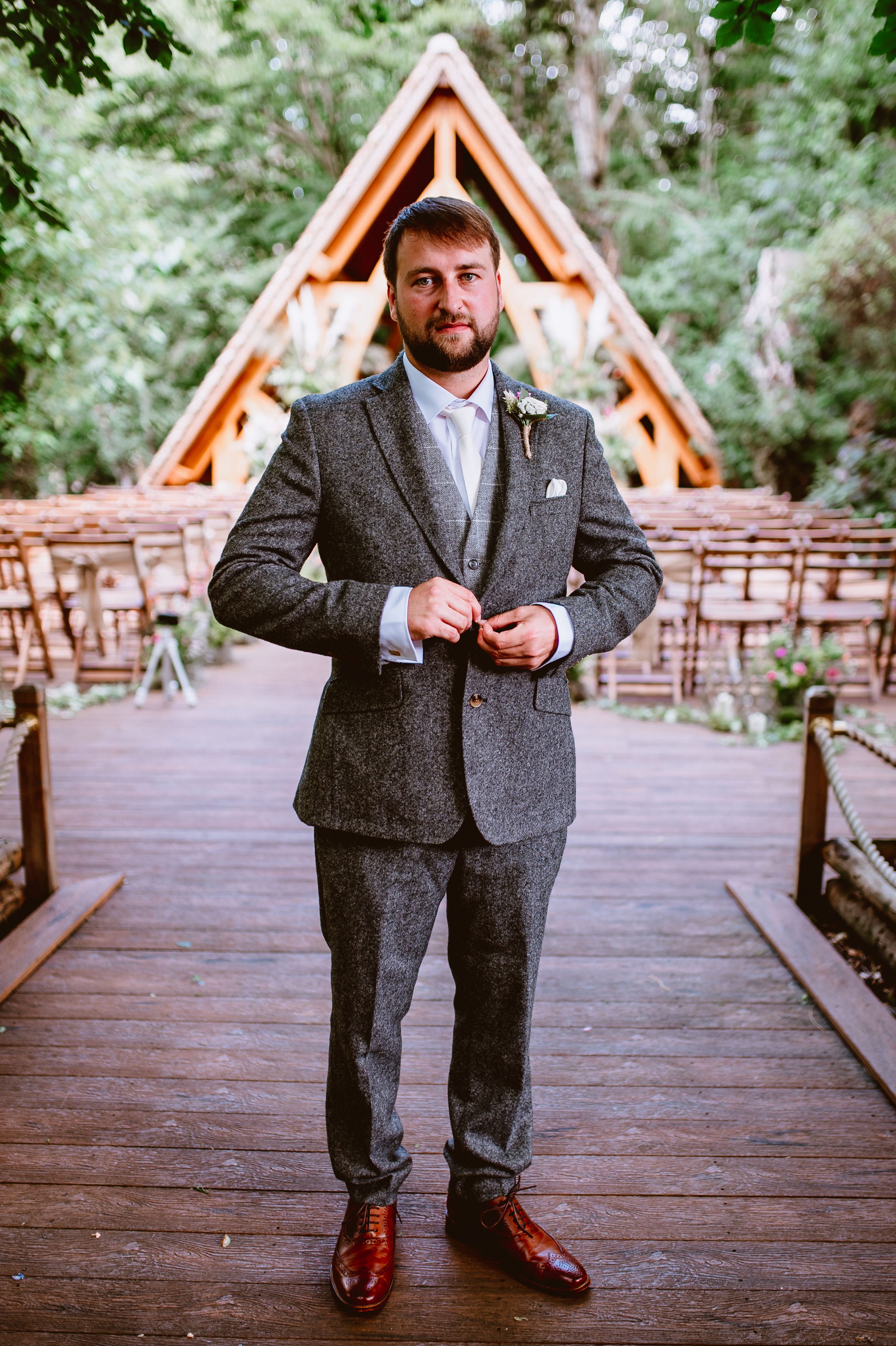 brdie and groom wedding photography,hampshire wedding photographer