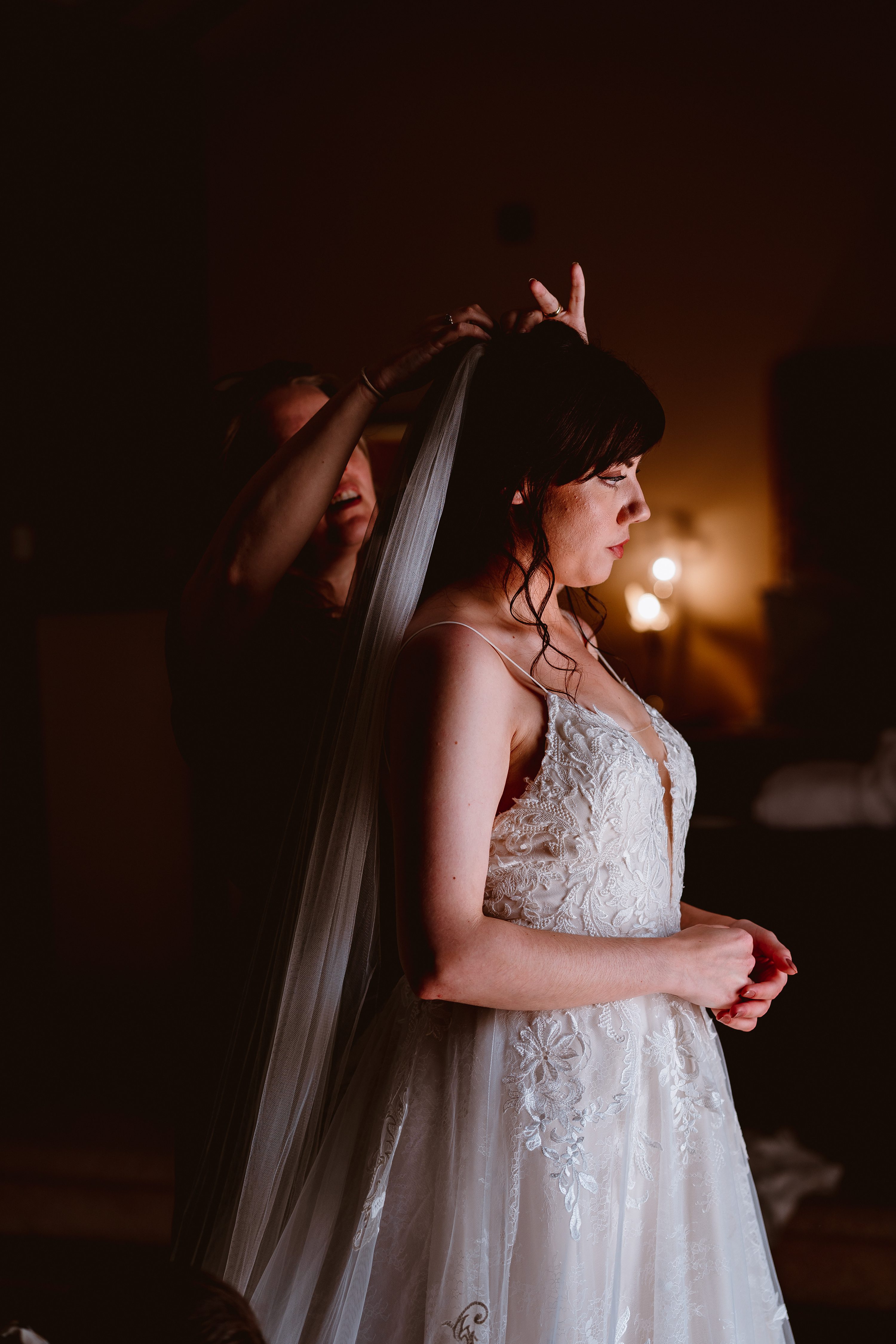 brdie and groom wedding photography,hampshire wedding photographer