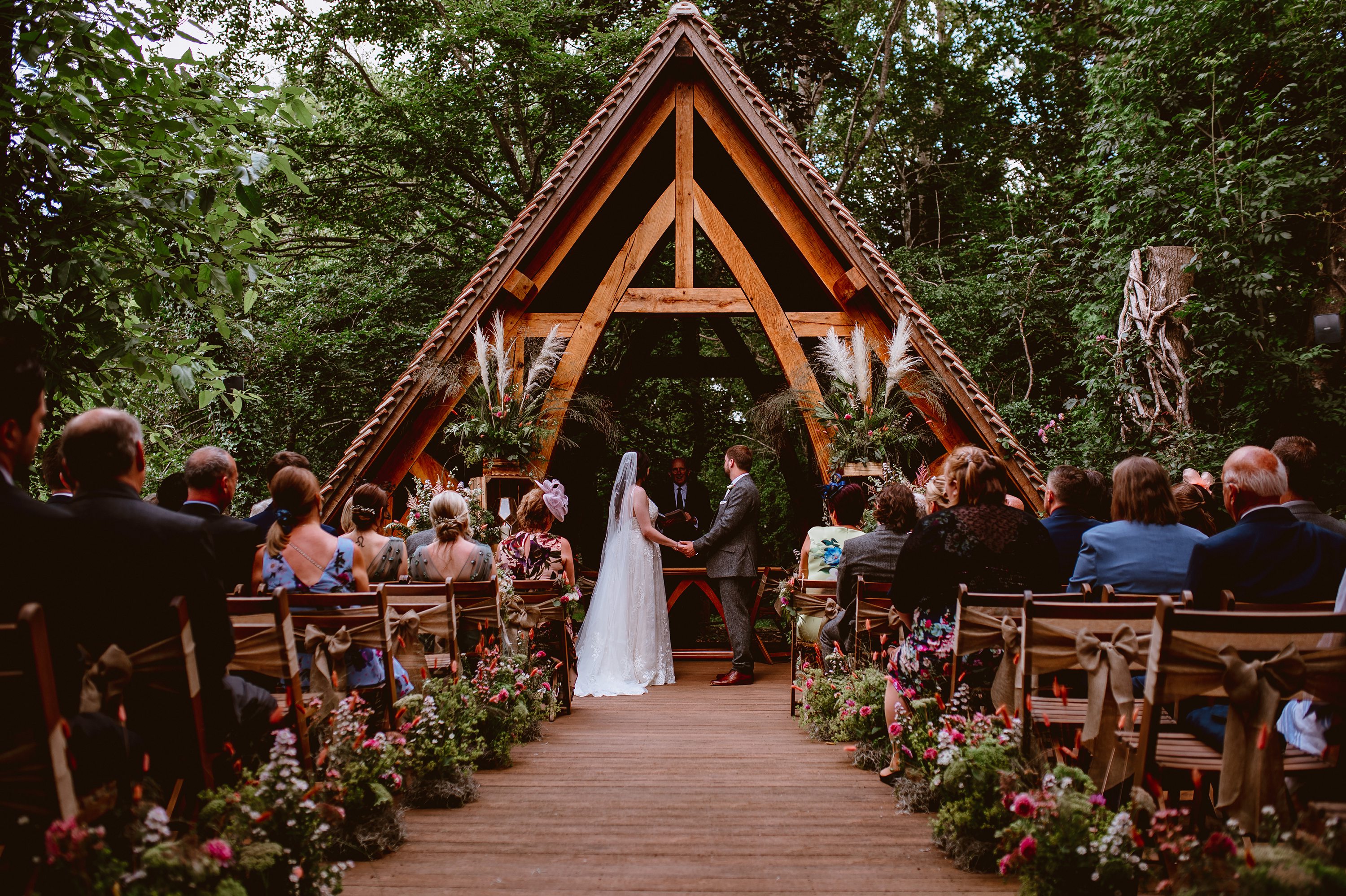 countrysde wedding,Rivervale Barn wedding photographer