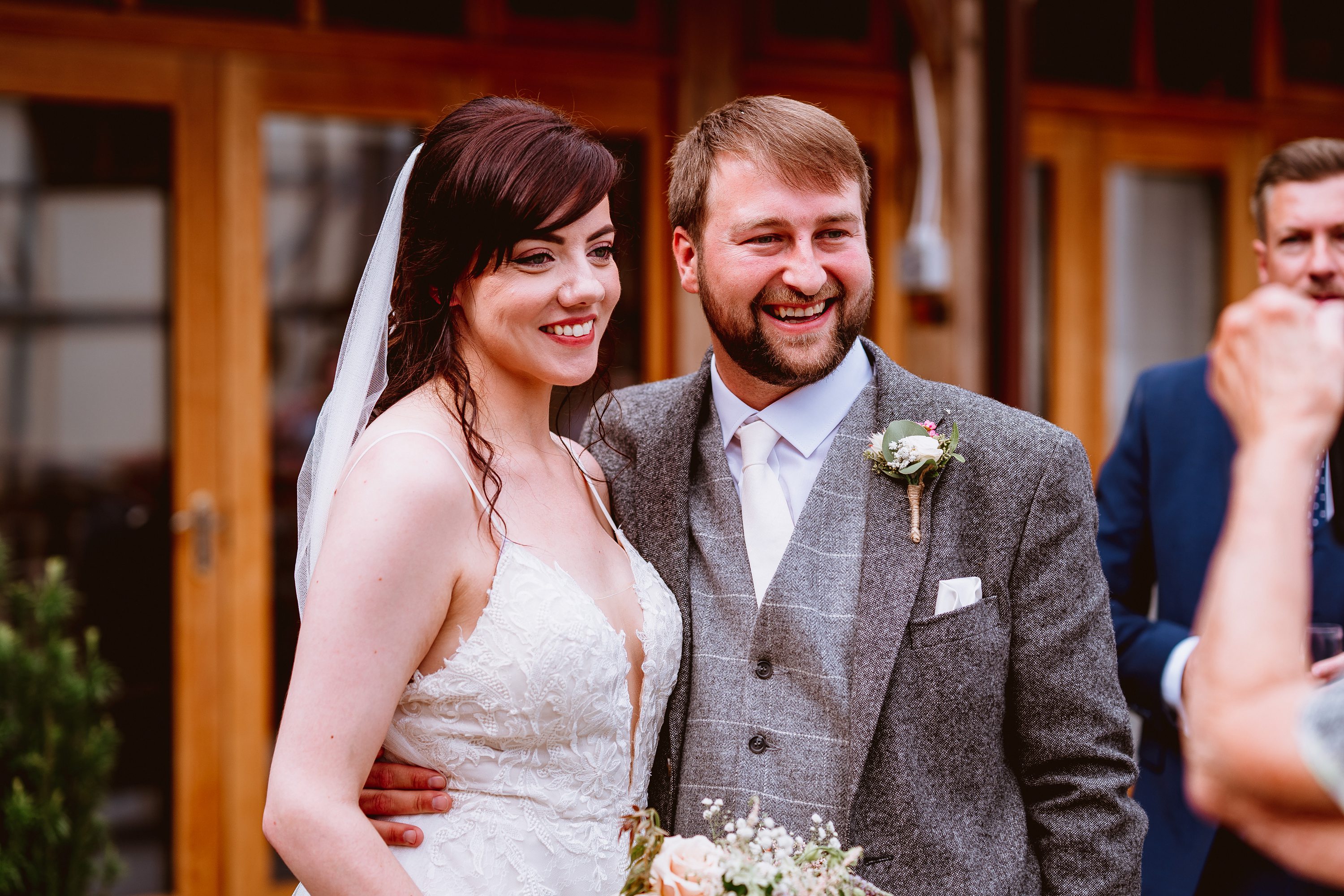 countrysde wedding,brdie and groom wedding photography