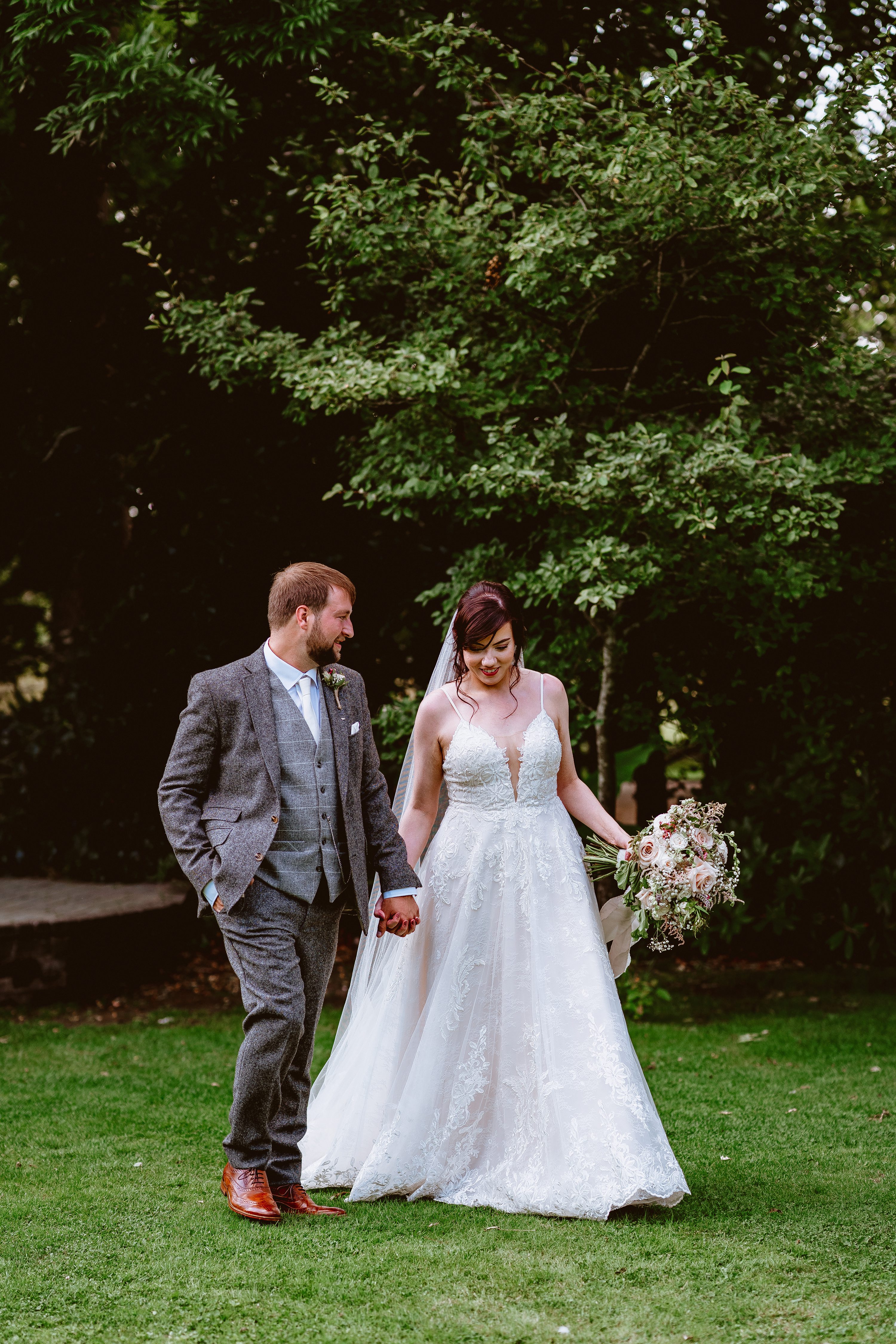 hampshire wedding photographer,Barn wedding venue inspiration