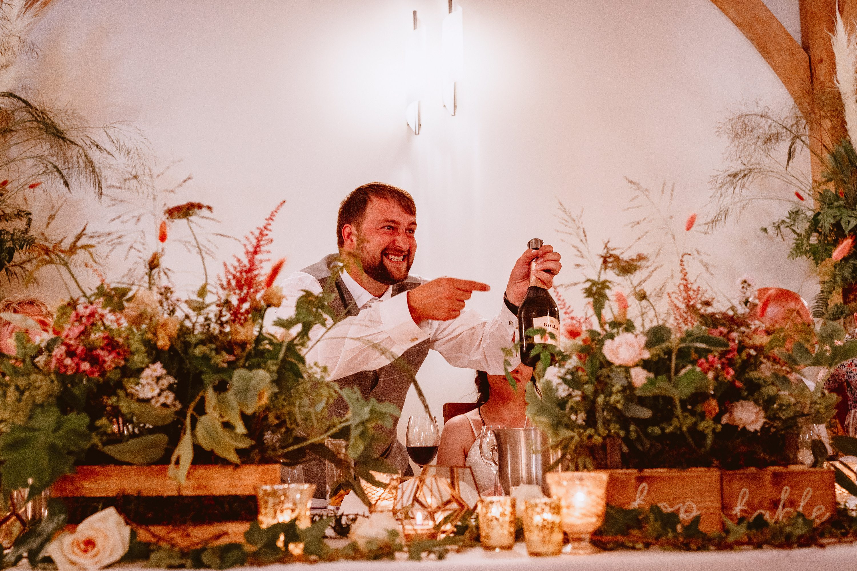 brdie and groom wedding photography,Woodland wedding