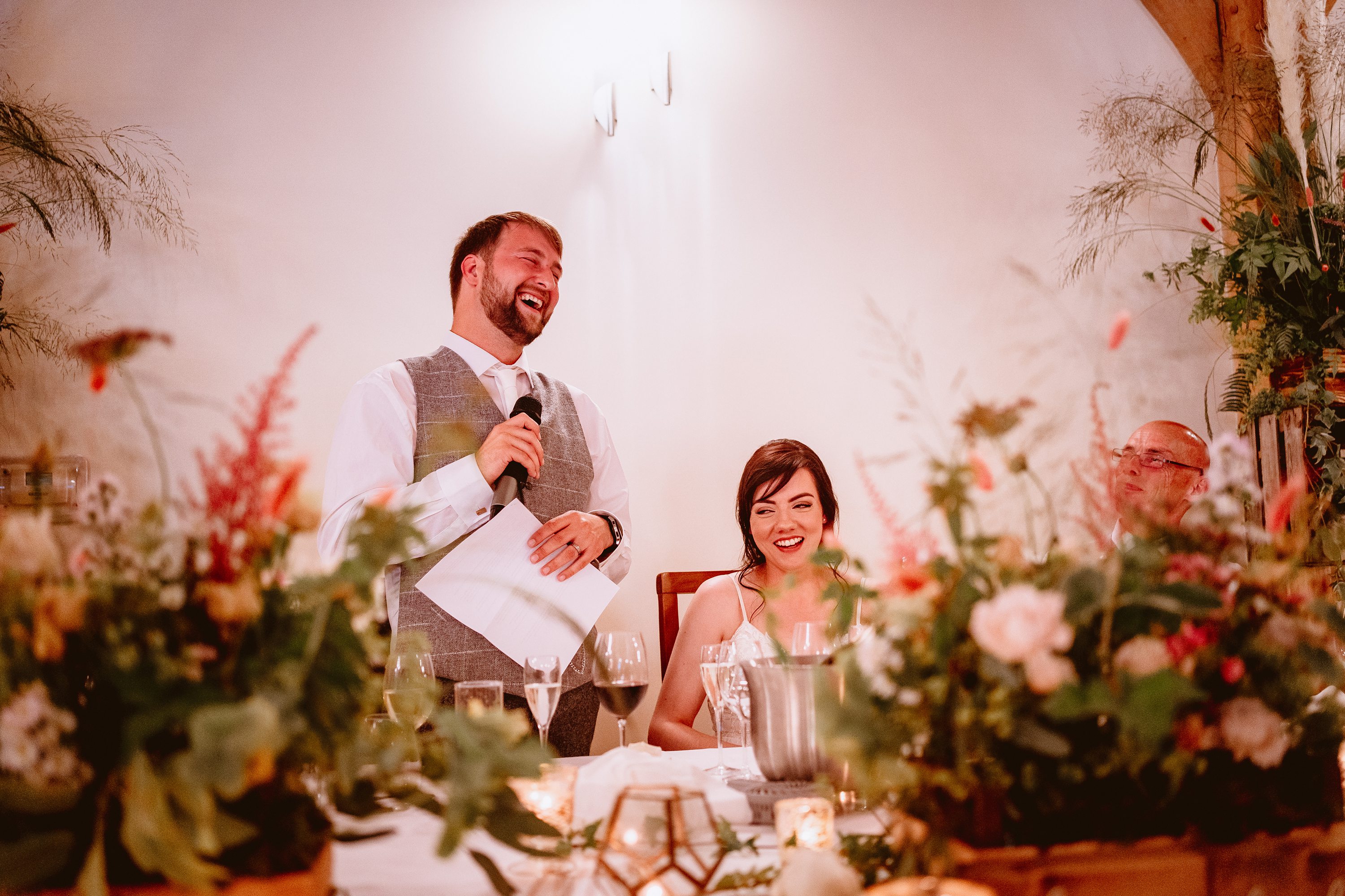 brdie and groom wedding photography,summer wedding inspiration