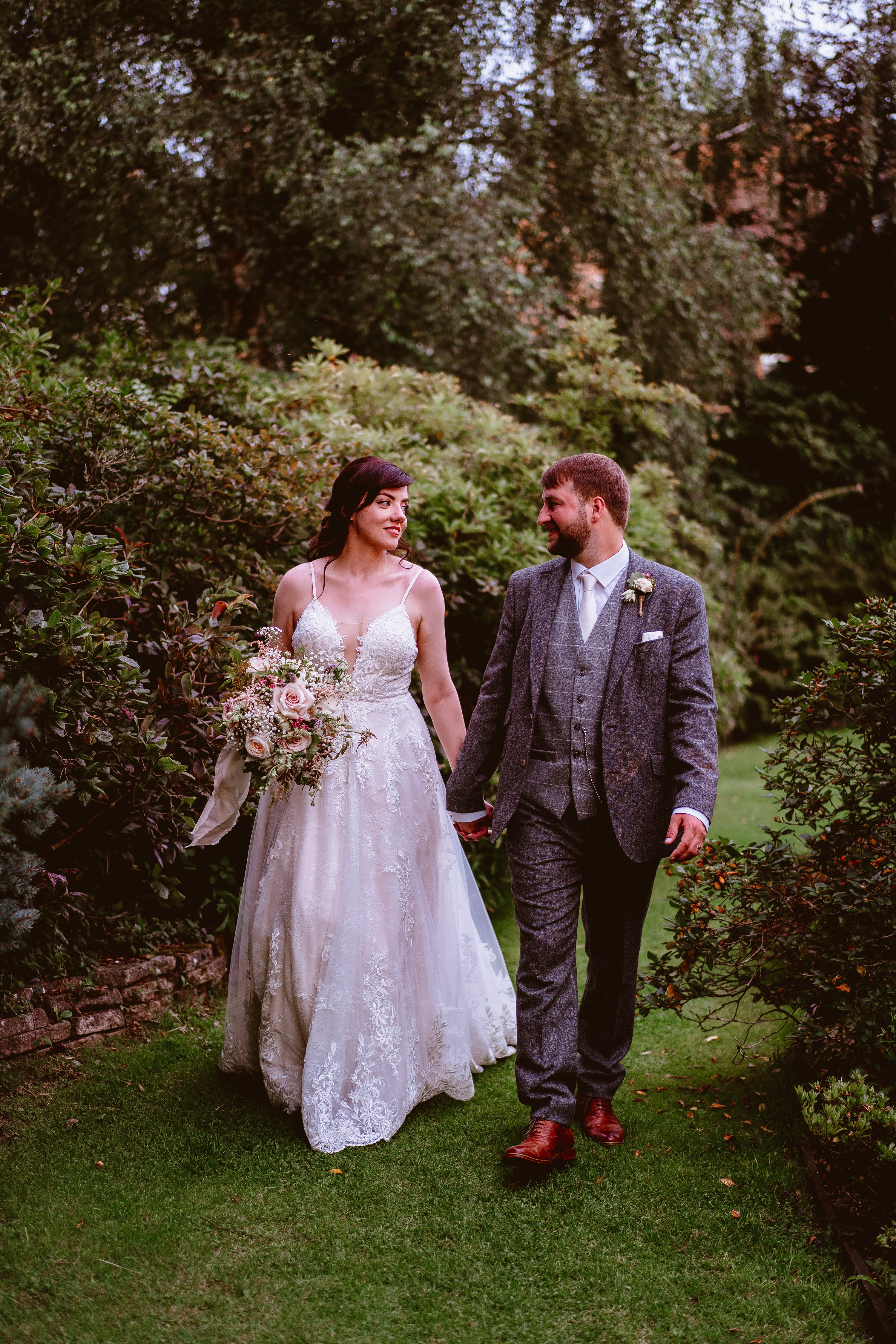 Creative wedding photographer,brdie and groom wedding photography
