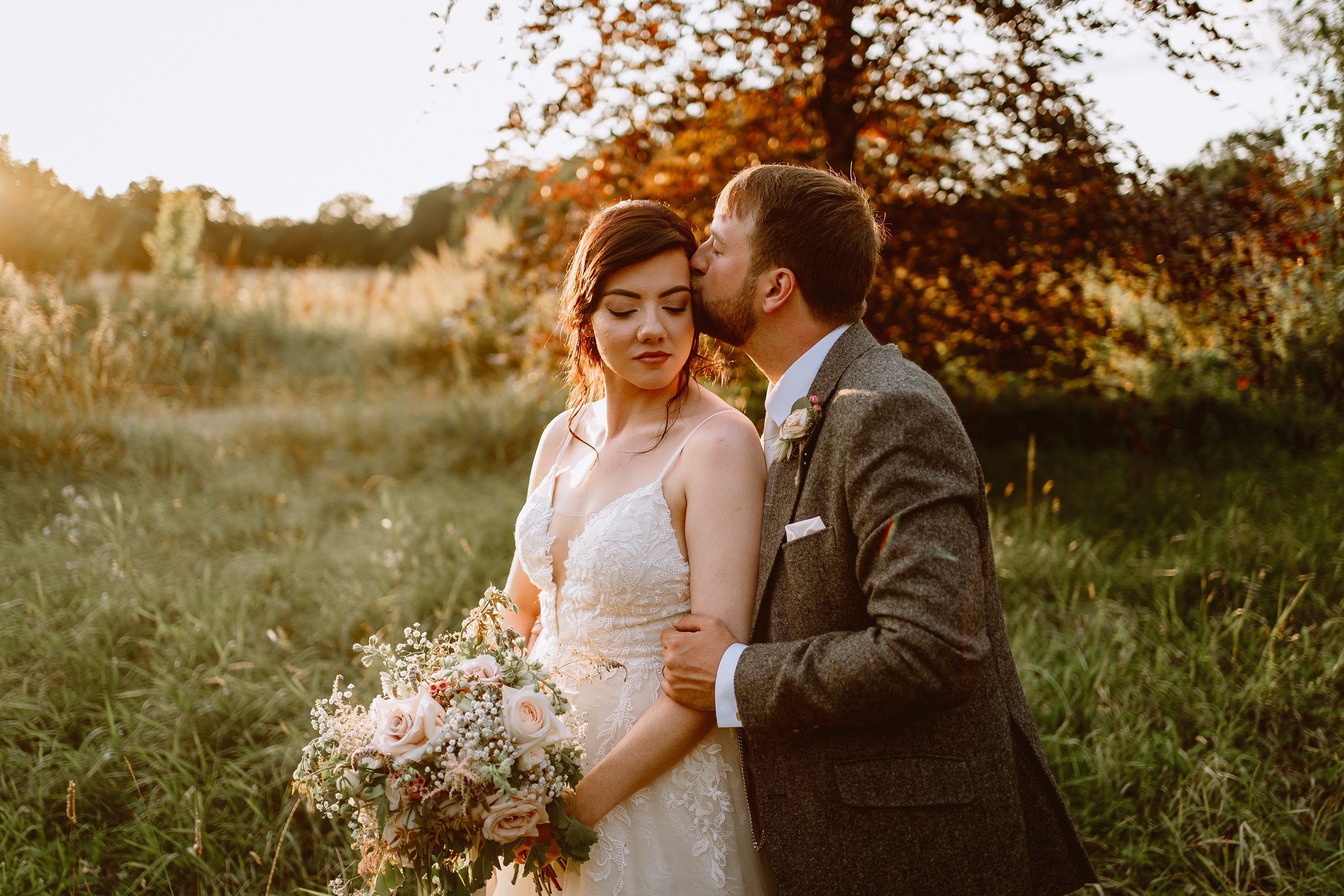 Barn wedding venue inspiration,brdie and groom wedding photography