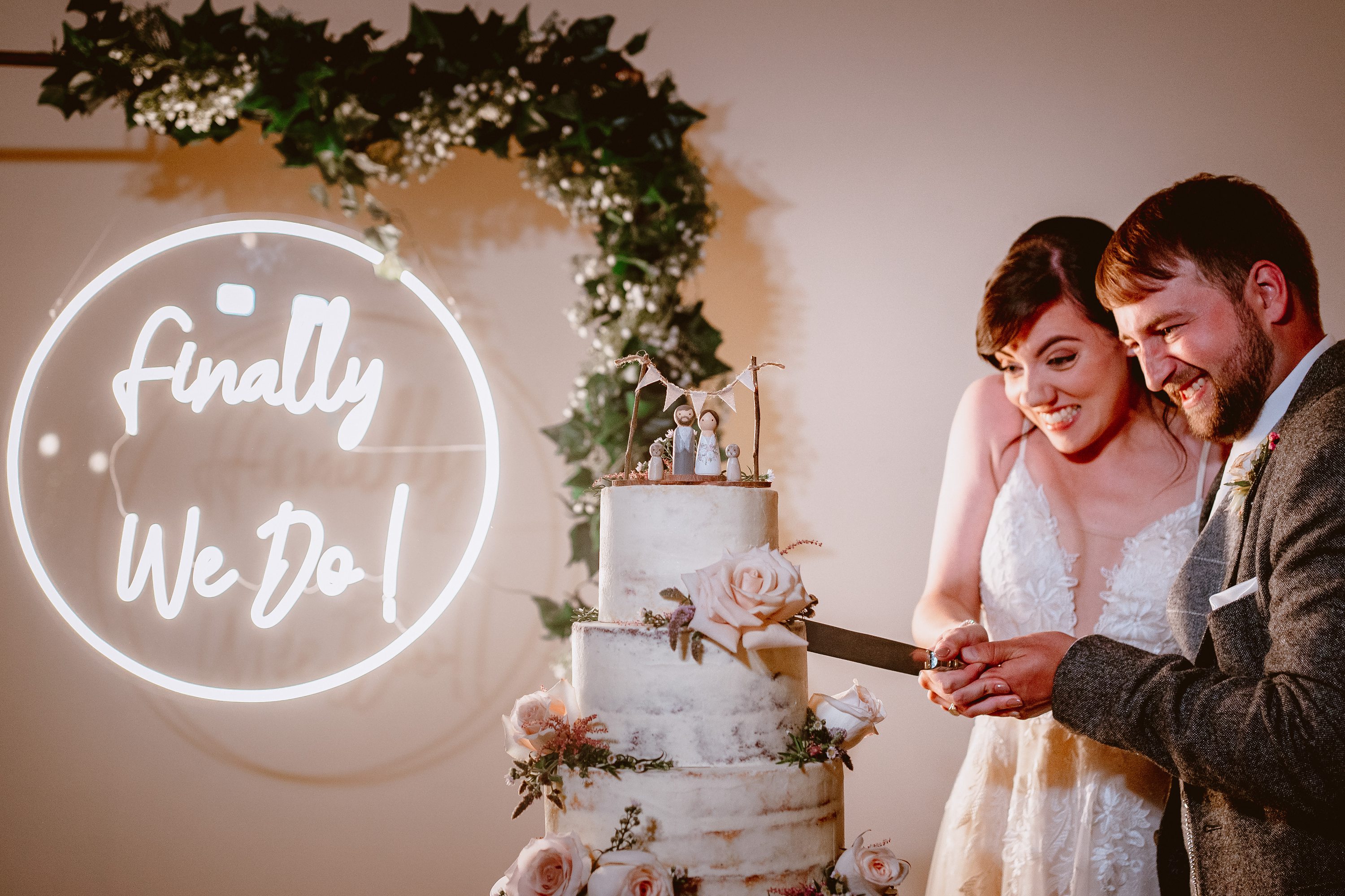 weddingphotography inspiration,Woodland wedding