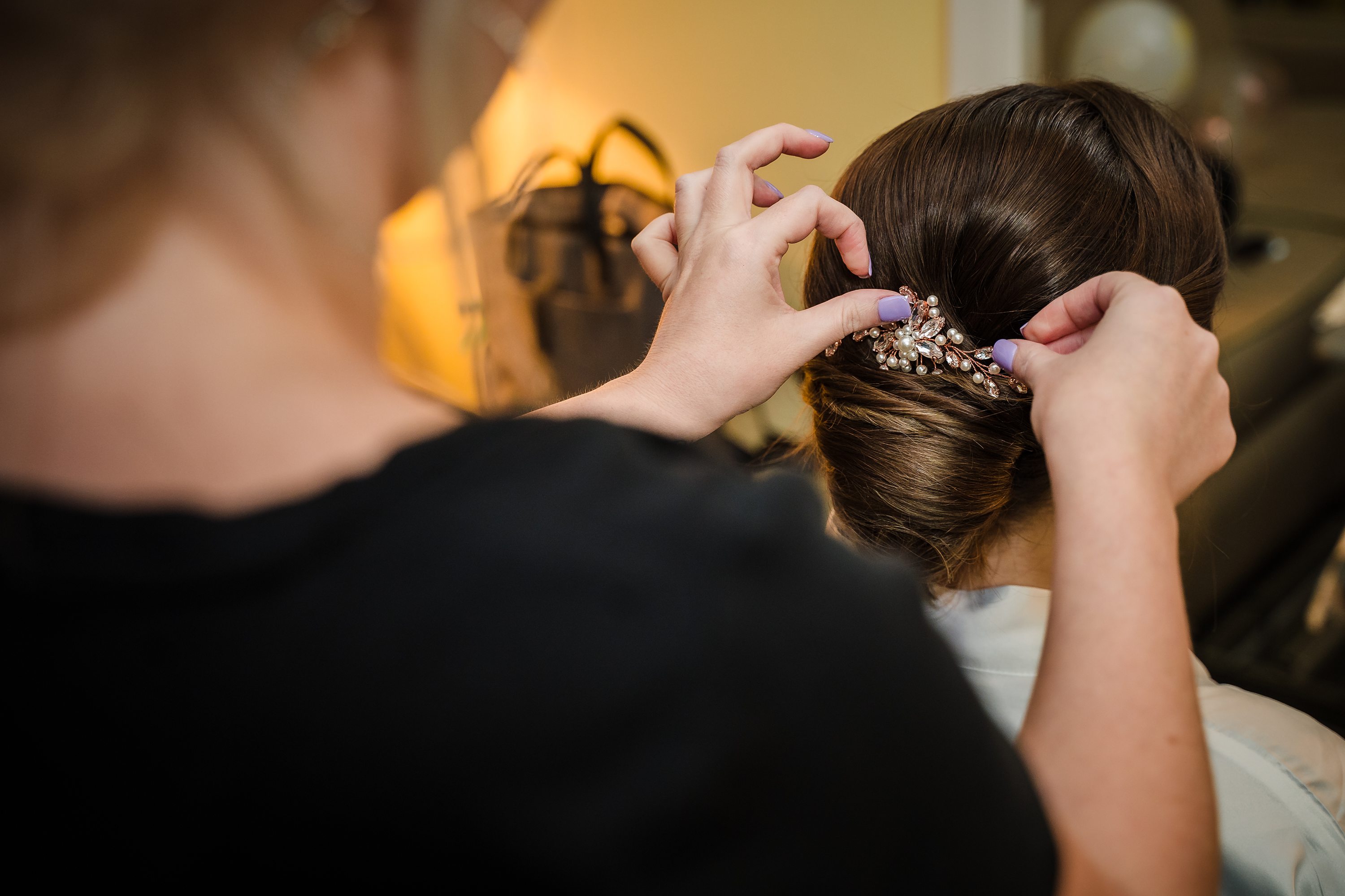 baton rouge bride,indoor oak lodge wedding