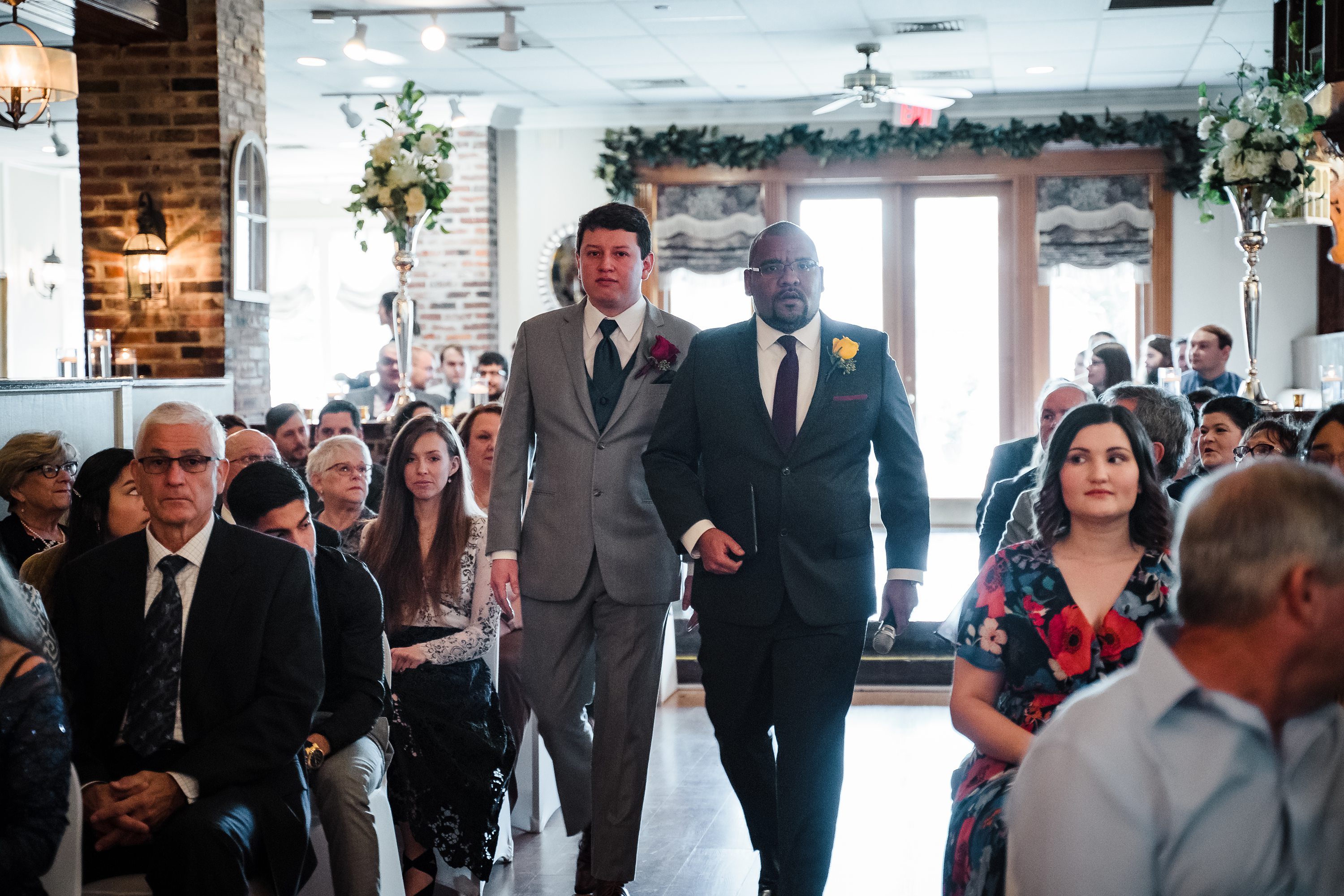 indoor oak lodge wedding,baton rouge wedding