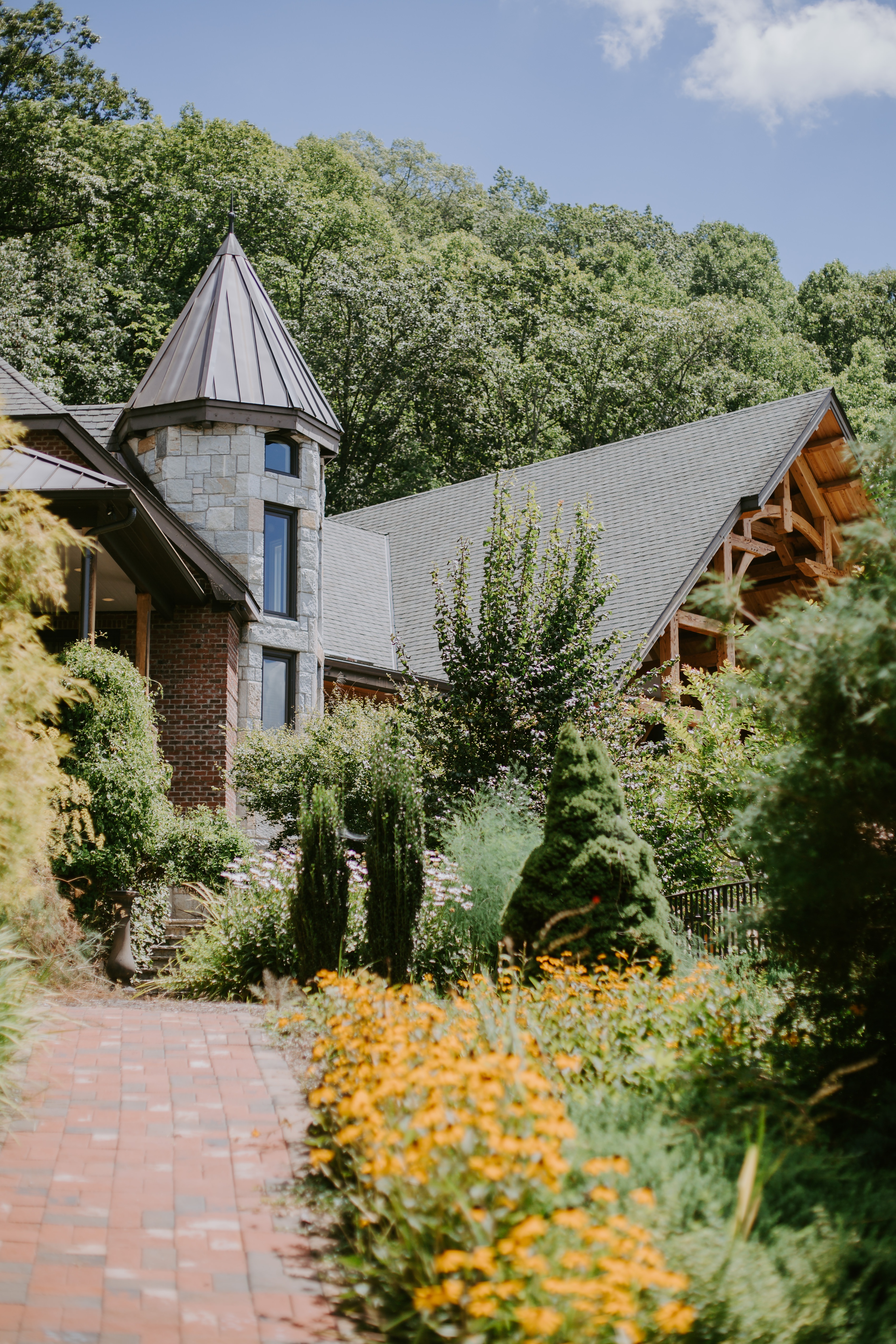 Luxury Cabin Wedding Asheville,Asheville Cabin Elopement,Luxury Mountain Cabin Elopement