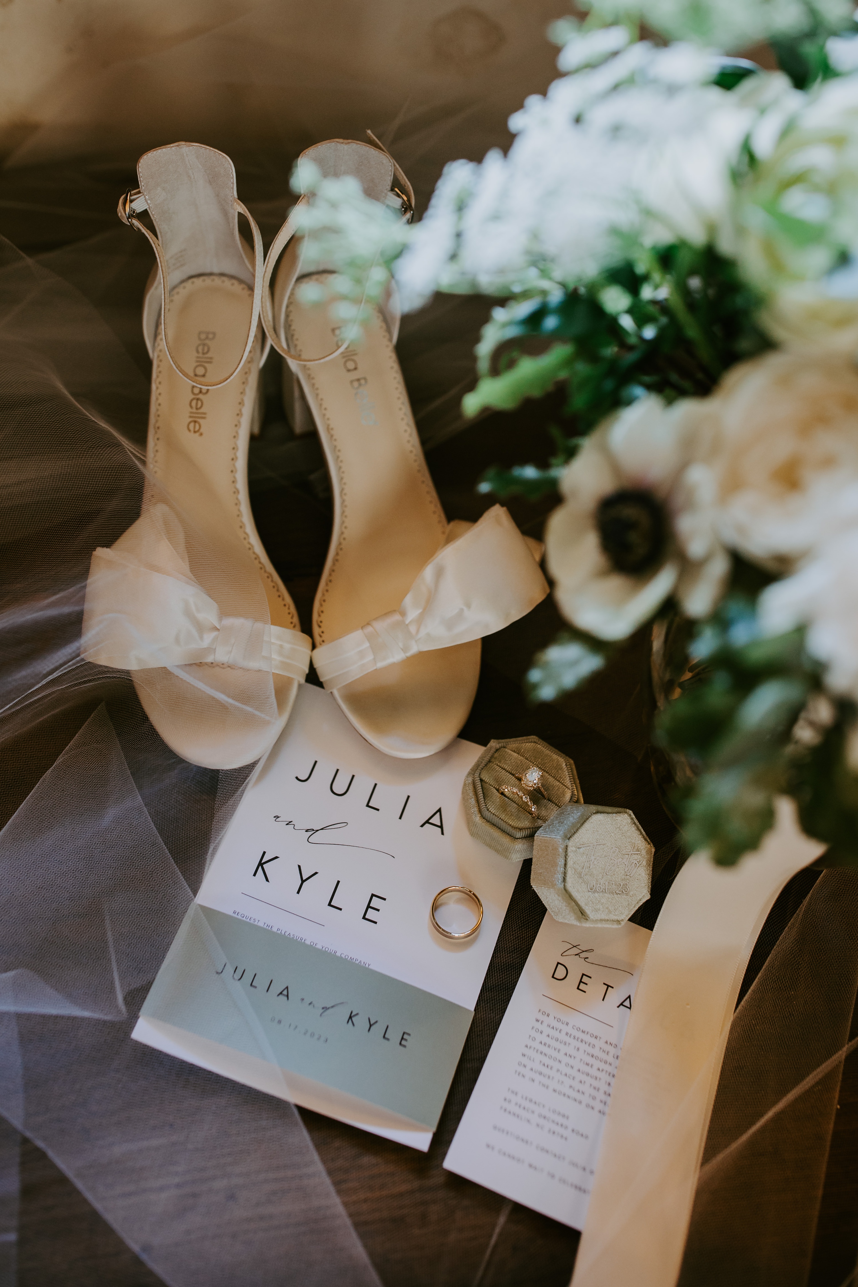 Luxury Cabin Wedding Asheville,Asheville Cabin Elopement,Luxury Mountain Cabin Elopement