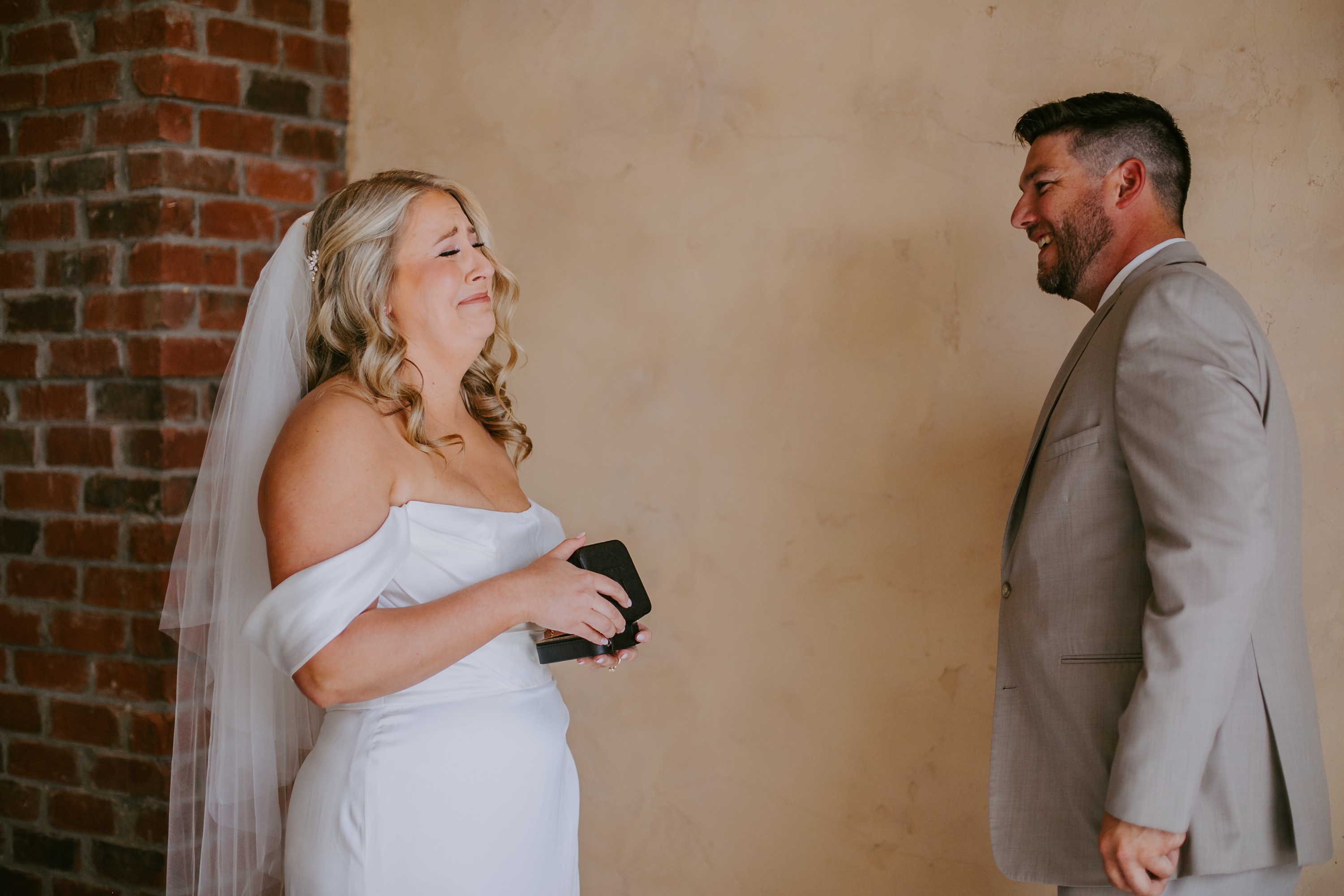 Luxury Cabin Wedding Asheville,Asheville Cabin Elopement,Luxury Mountain Cabin Elopement