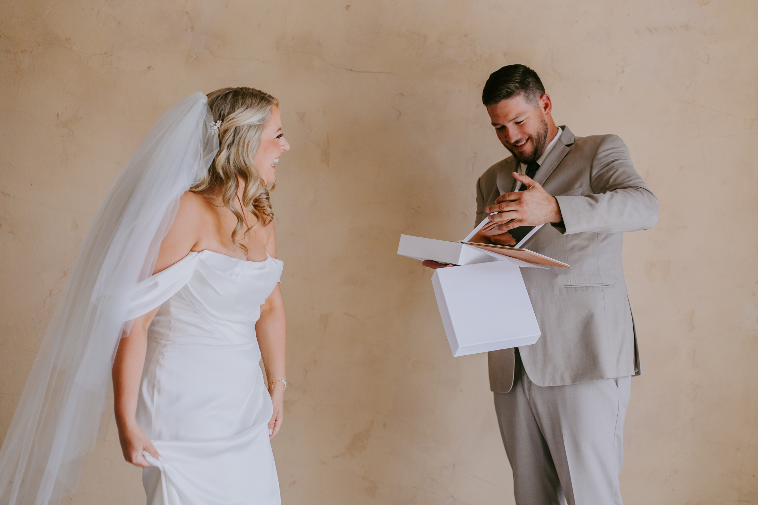 Luxury Cabin Wedding Asheville,Asheville Cabin Elopement,Luxury Mountain Cabin Elopement