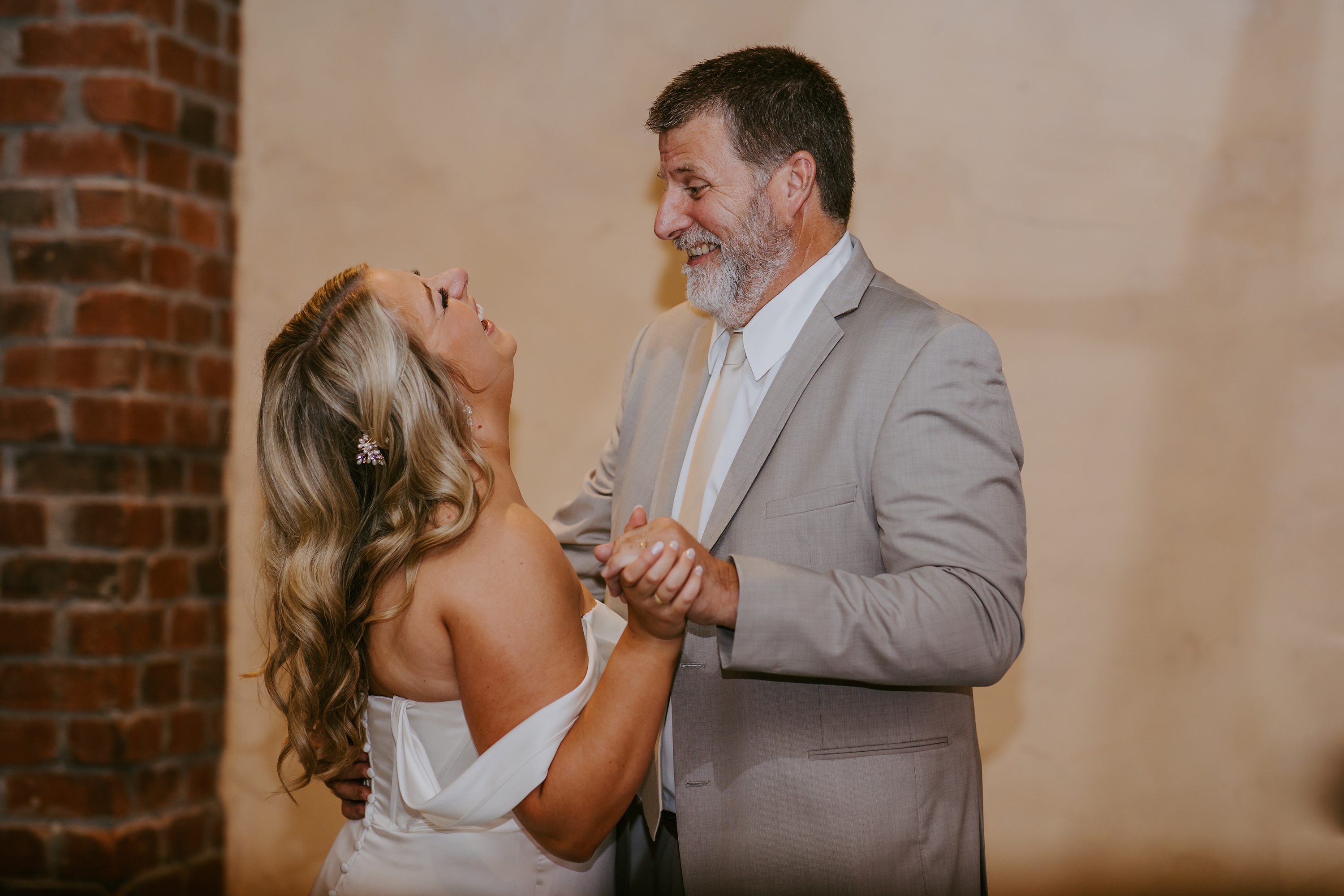 Luxury Cabin Wedding Asheville,Asheville Cabin Elopement,Luxury Mountain Cabin Elopement