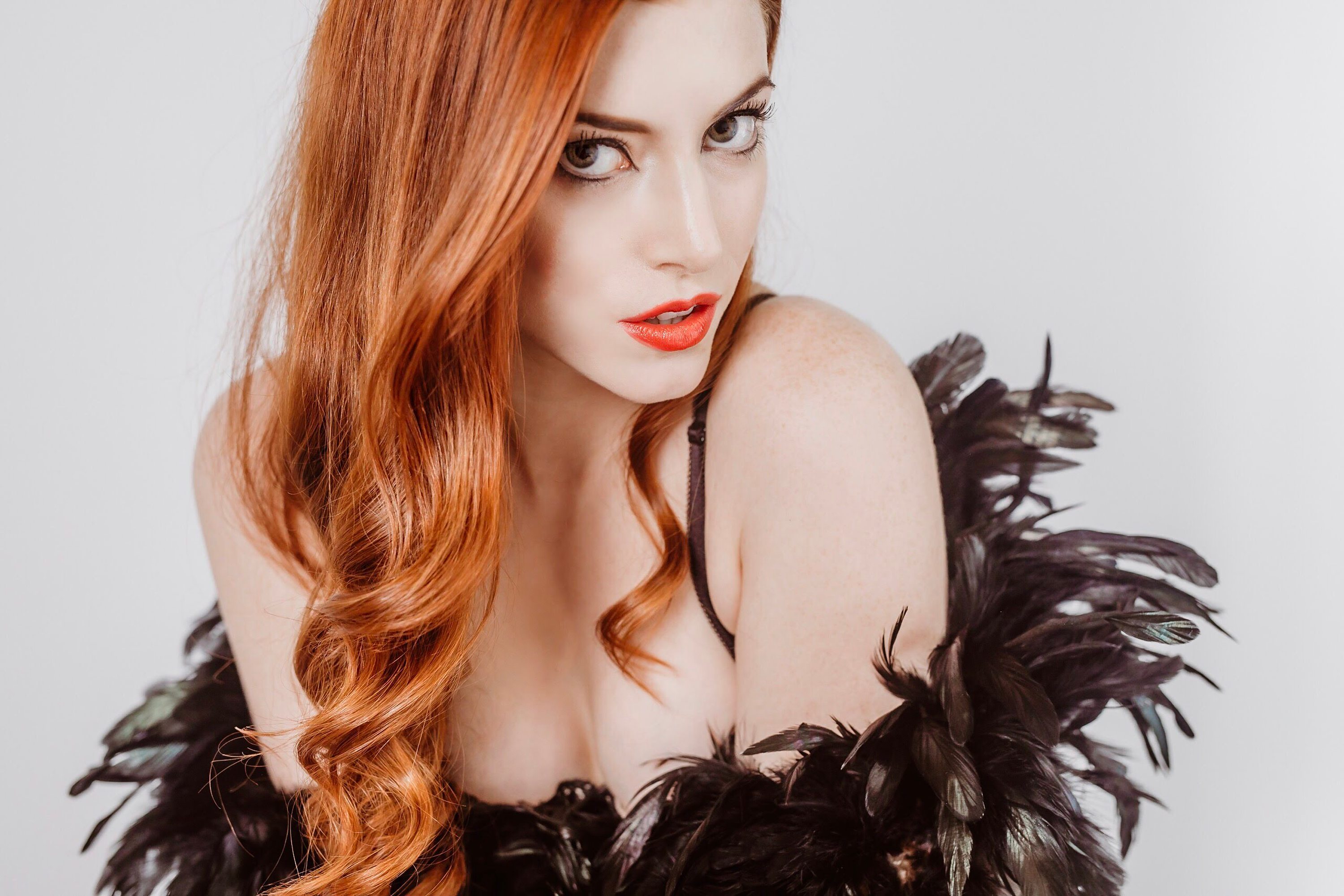 redhead,feathers,boidoir,atlanta boudoir,sexy,sultry sheet only boudoir,nekkid