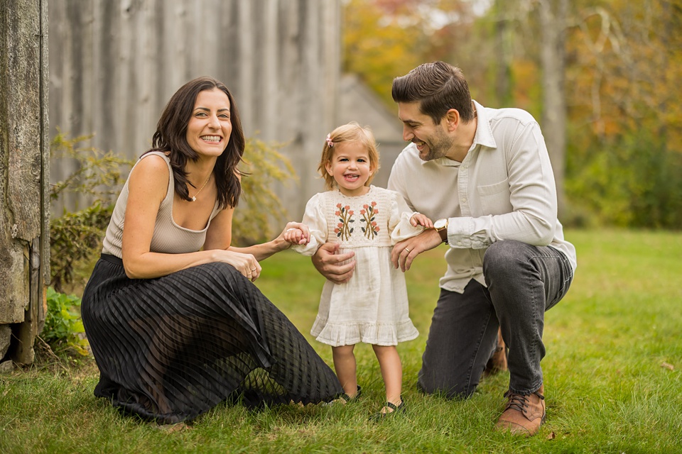 Example Shoot Title Tag foliage family session, family photos with dog
