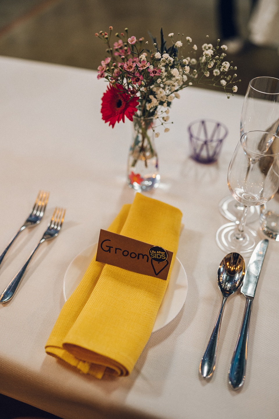 Colourful woodland wedding,Fun wedding photographer