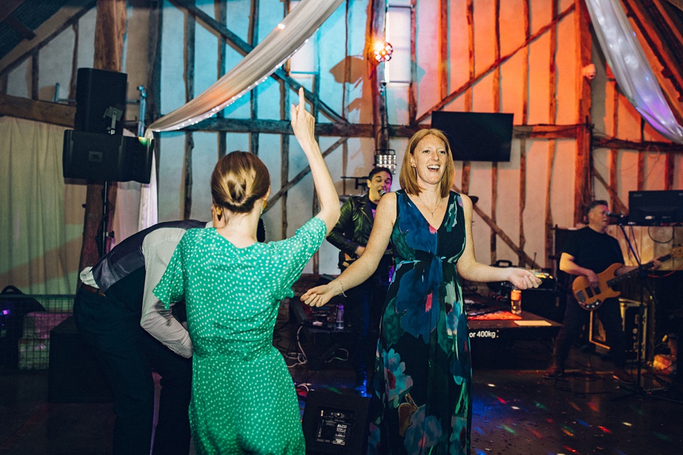 Colourful woodland wedding,Colourful wedding photographer