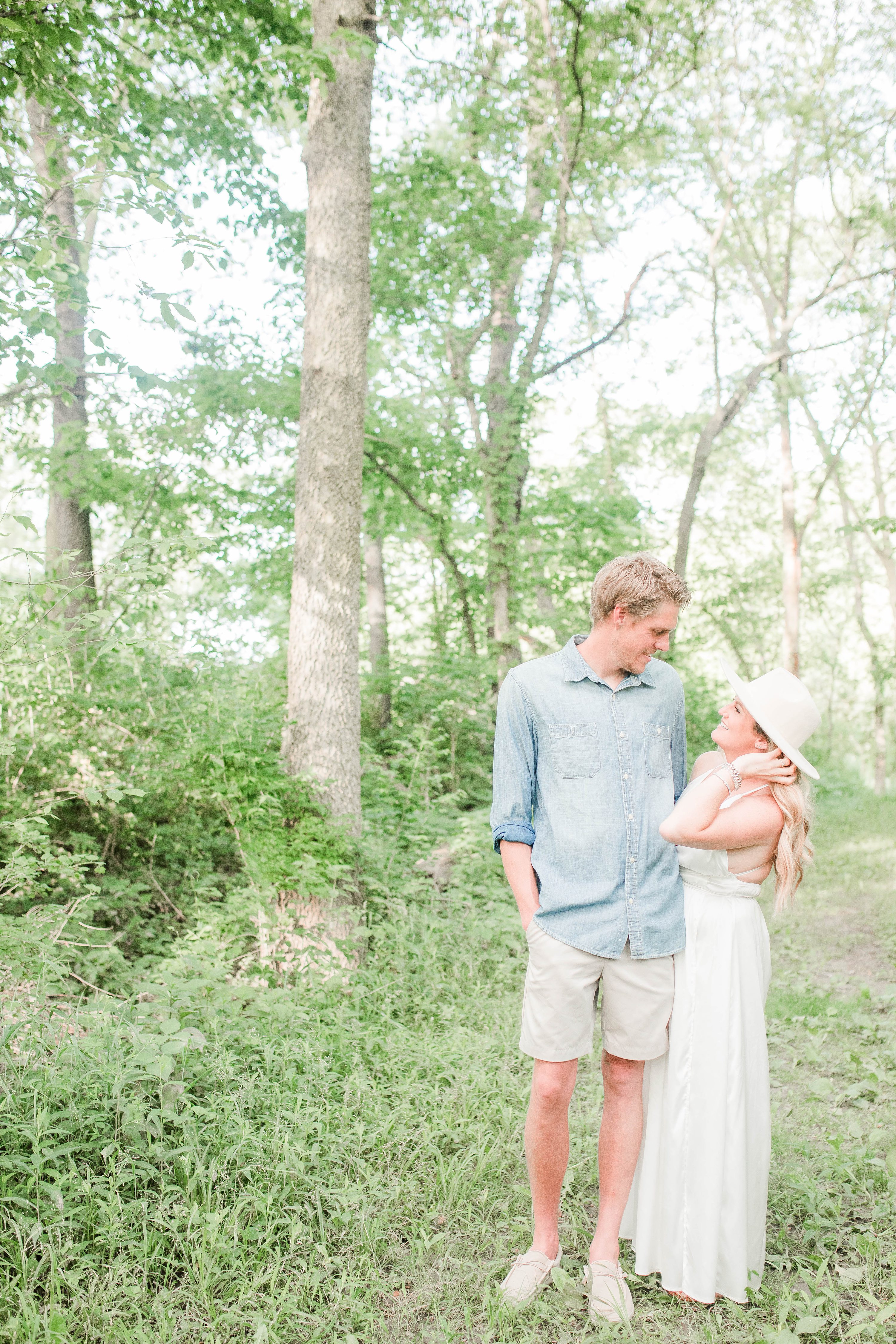 Engagement photography insiration,Light and Airy
