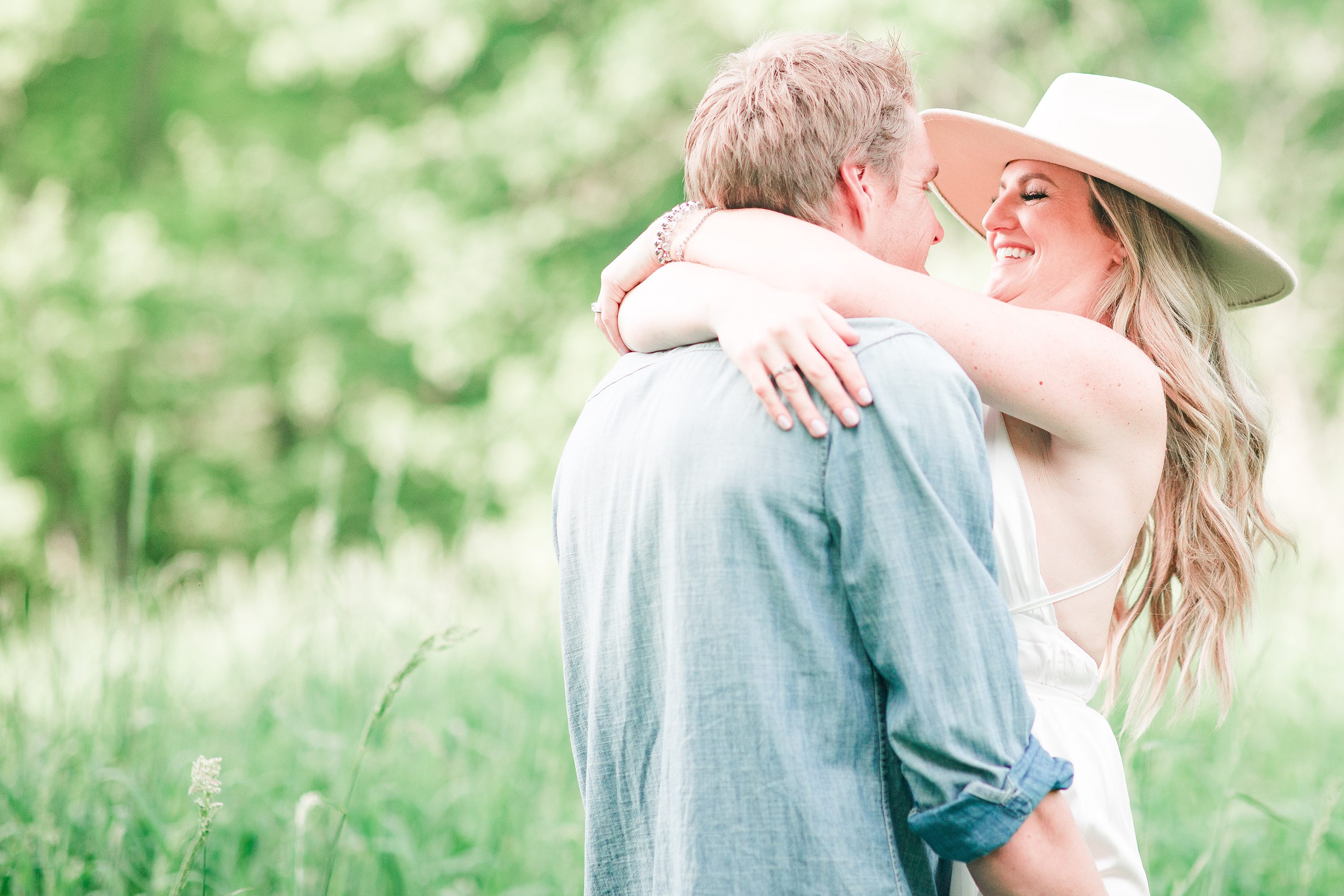 Light and Airy,Illinois Engagement
