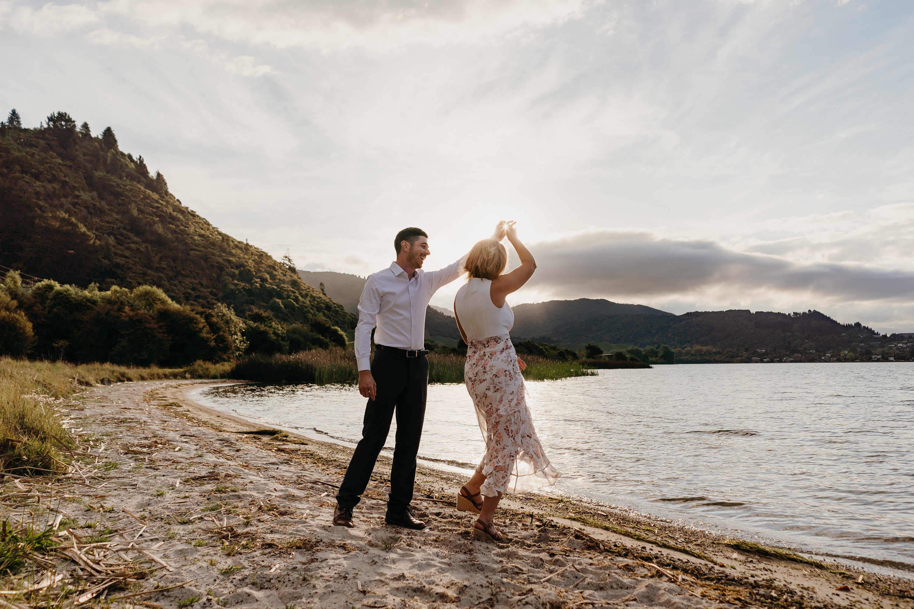 Rotorua Wedding Photographer,Lakeside Engagement