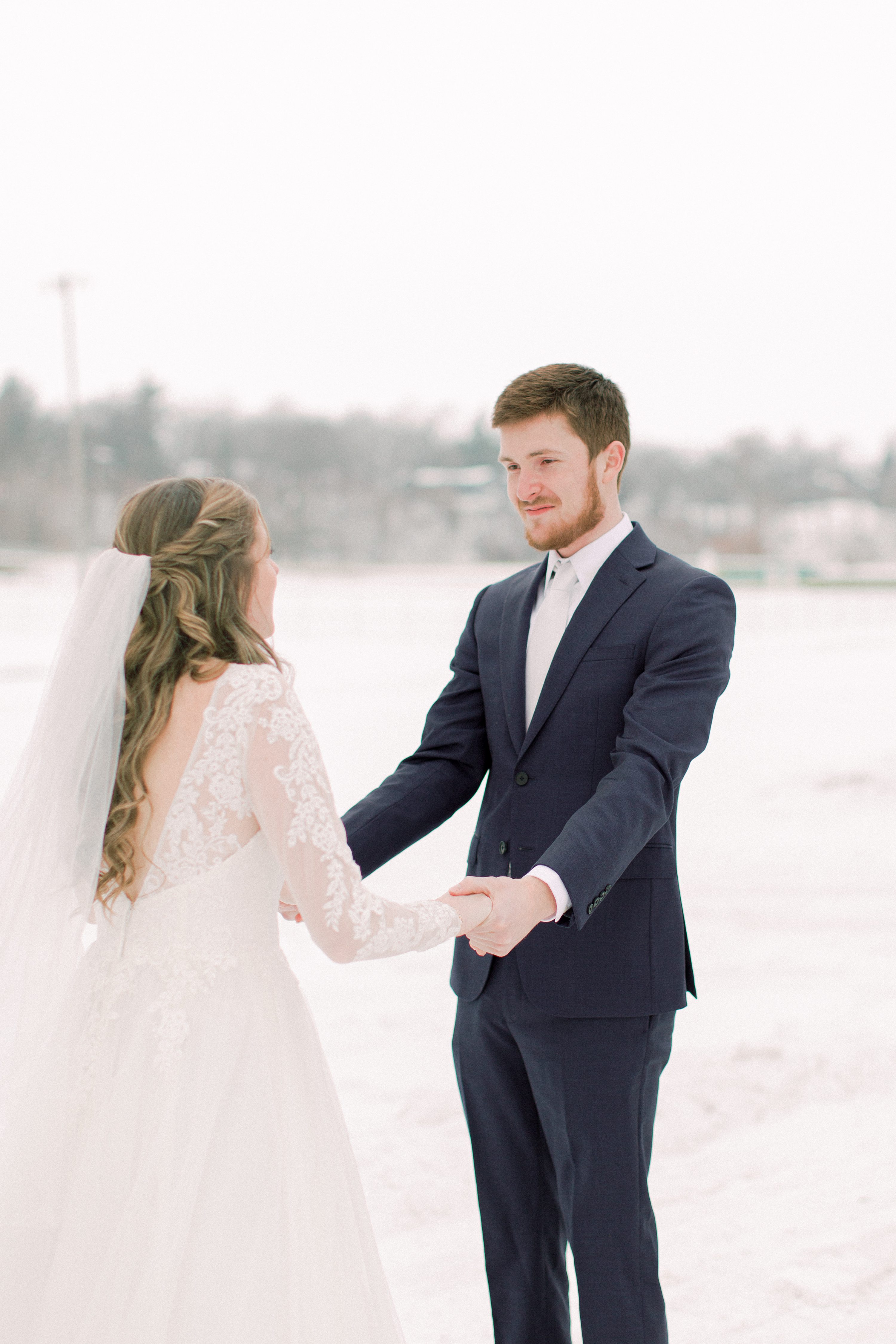 Winter bride,Winter wedding,Iowa Winter Wedding,Iowa wedding,Ames Wedding