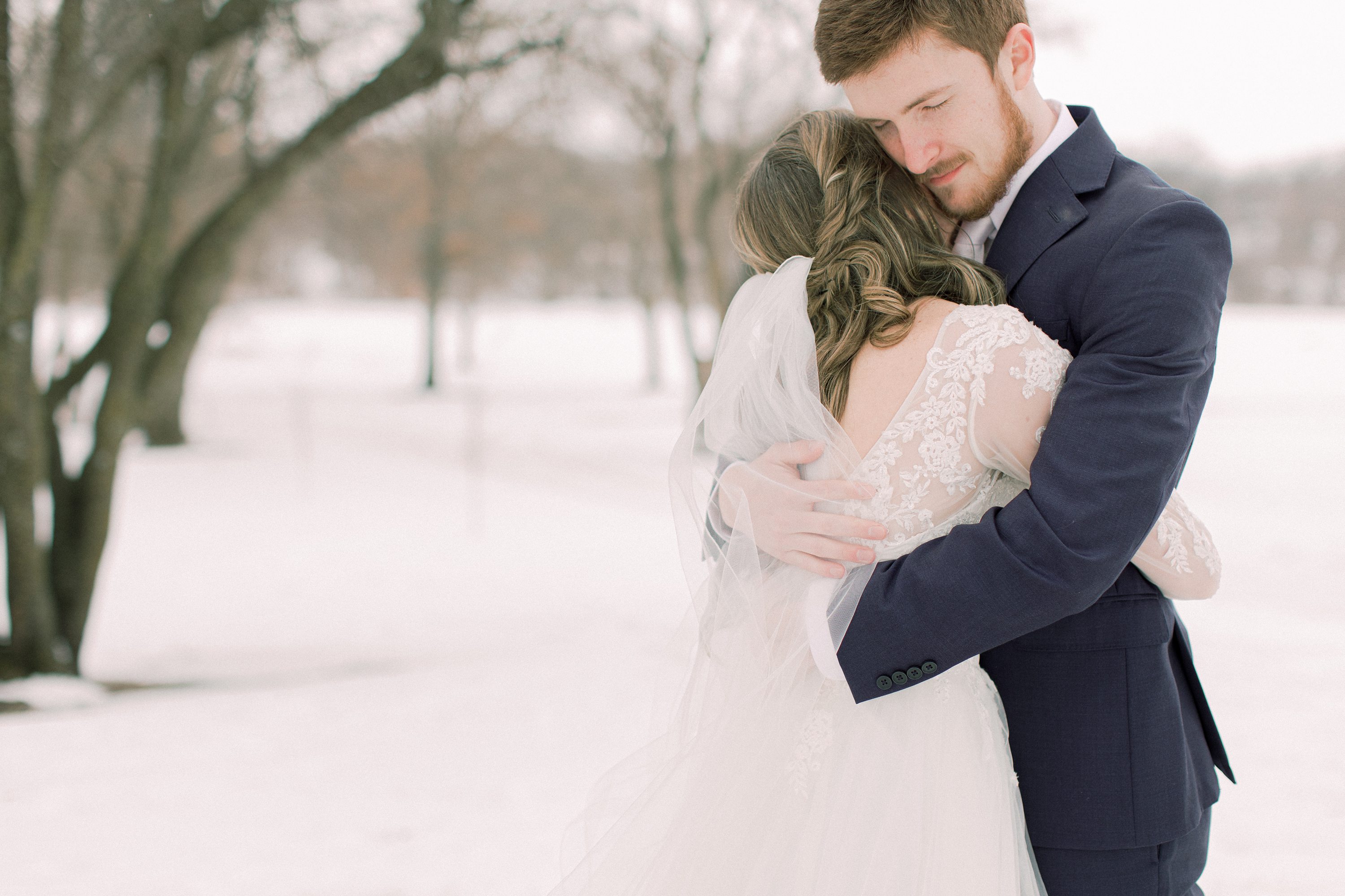 Winter bride,Winter wedding,Iowa Winter Wedding,Iowa wedding,Ames Wedding