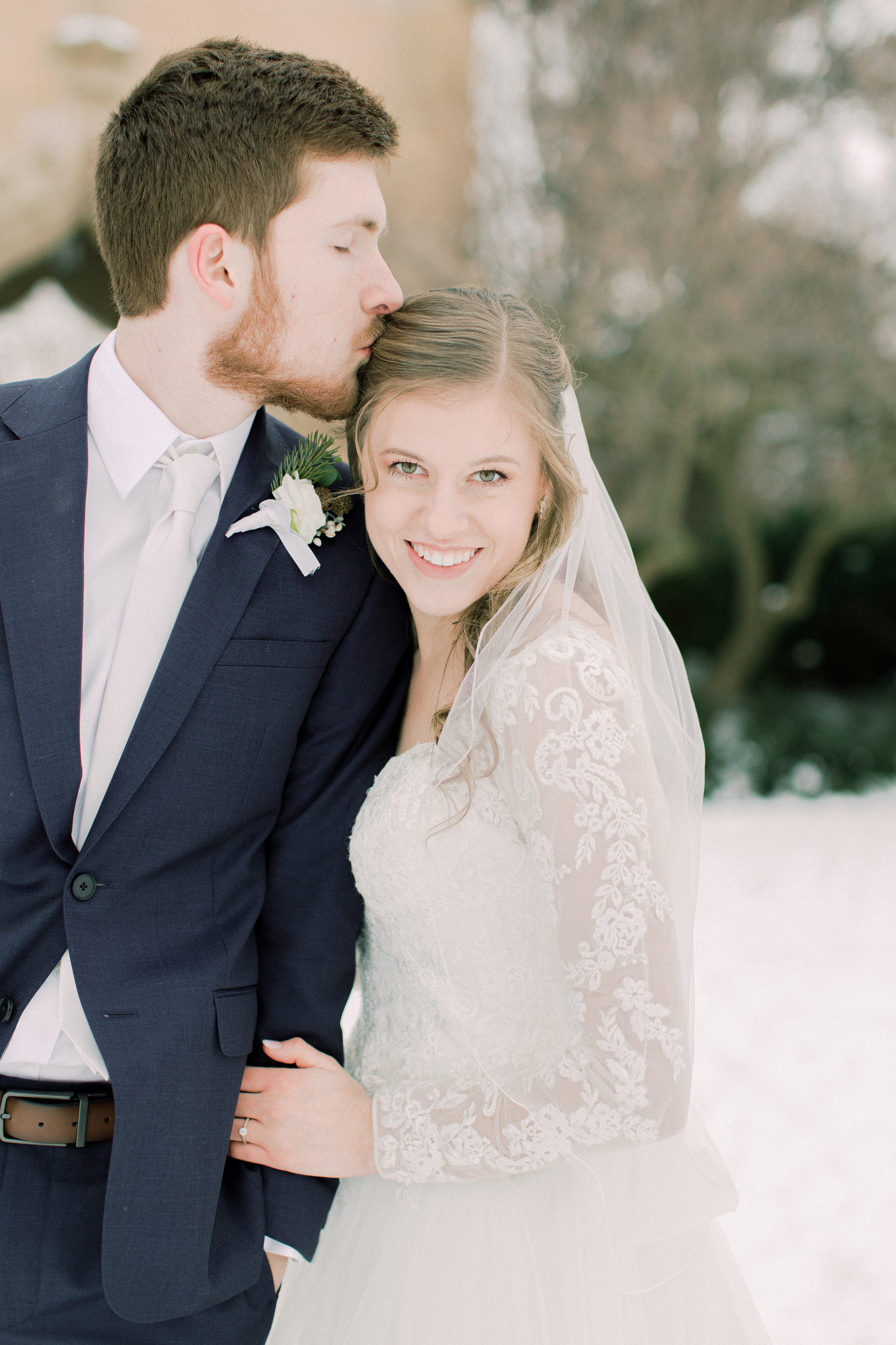 Winter bride,Winter wedding,Iowa Winter Wedding,Iowa wedding,Ames Wedding