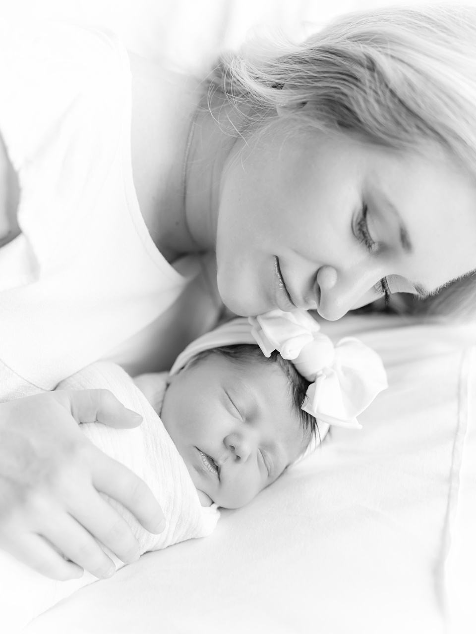 Example Shoot Title Tag in-home newborn session,light and airy newborn session