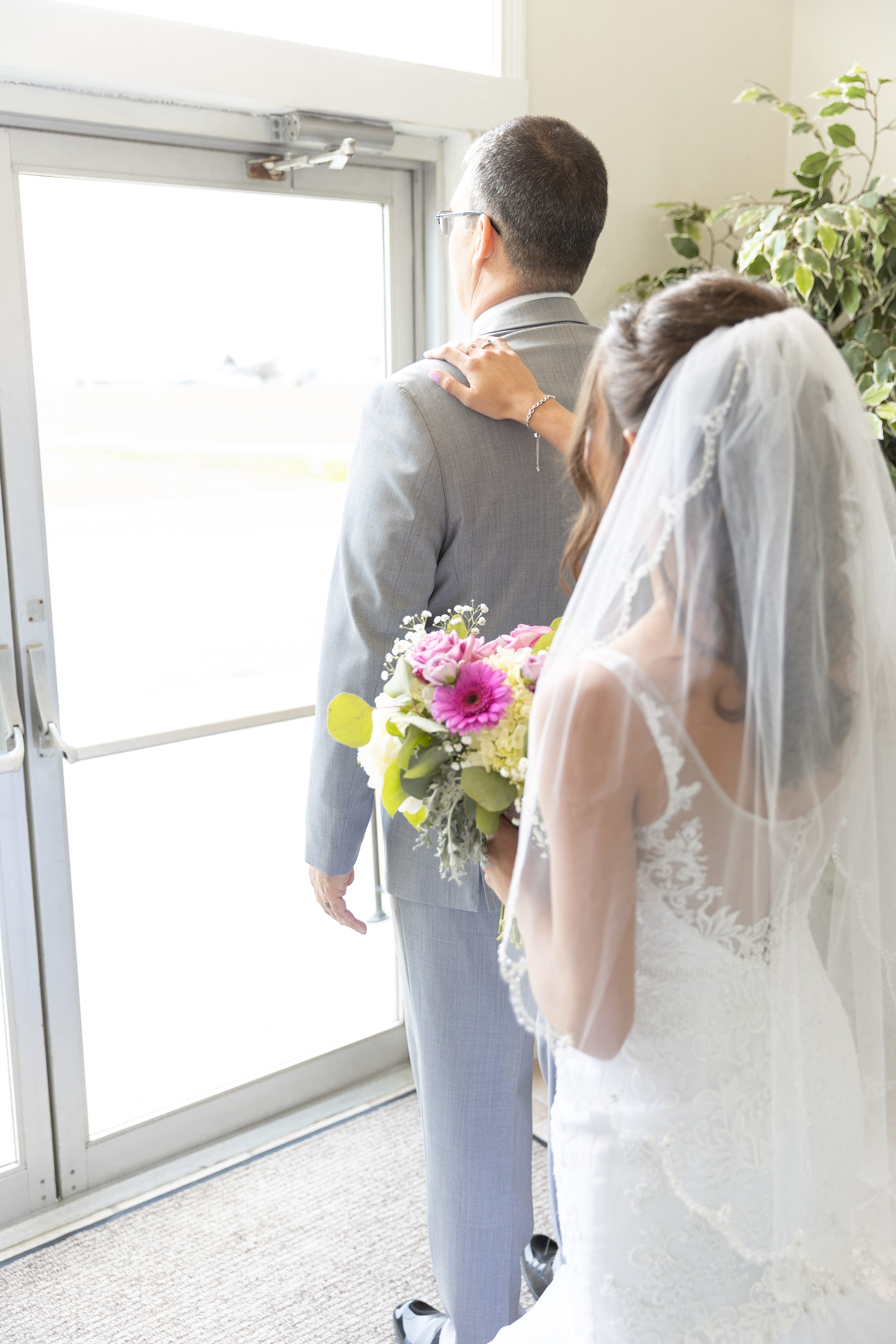 northern indiana wedding photographer,howard-miami mennonite church