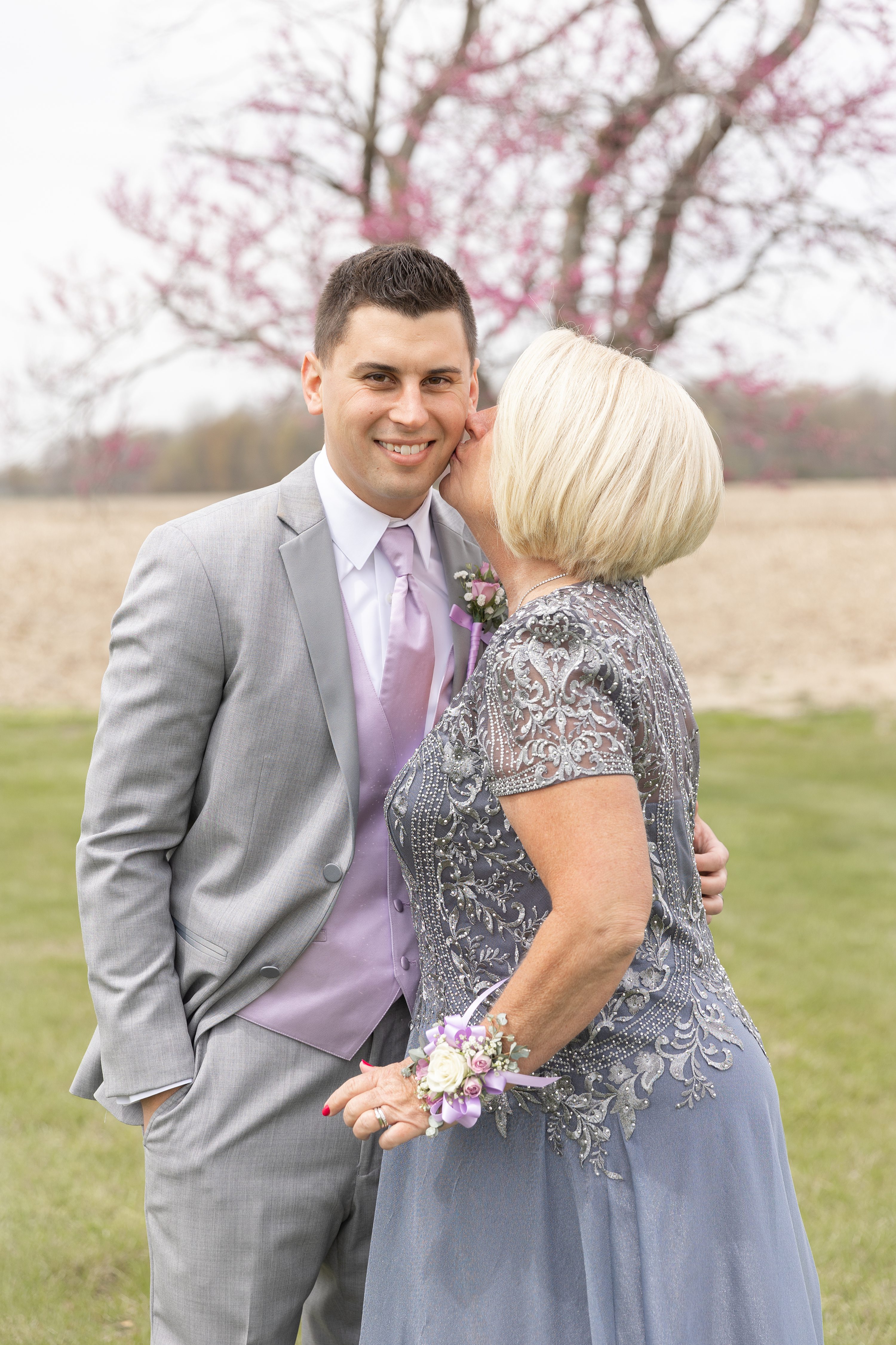 northern indiana wedding photographer,howard-miami mennonite church