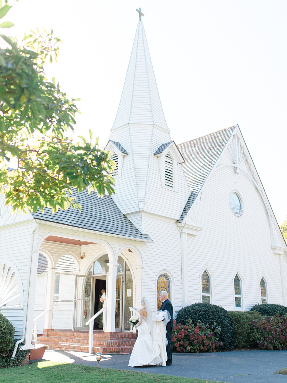 Windmill,Green and white wedding