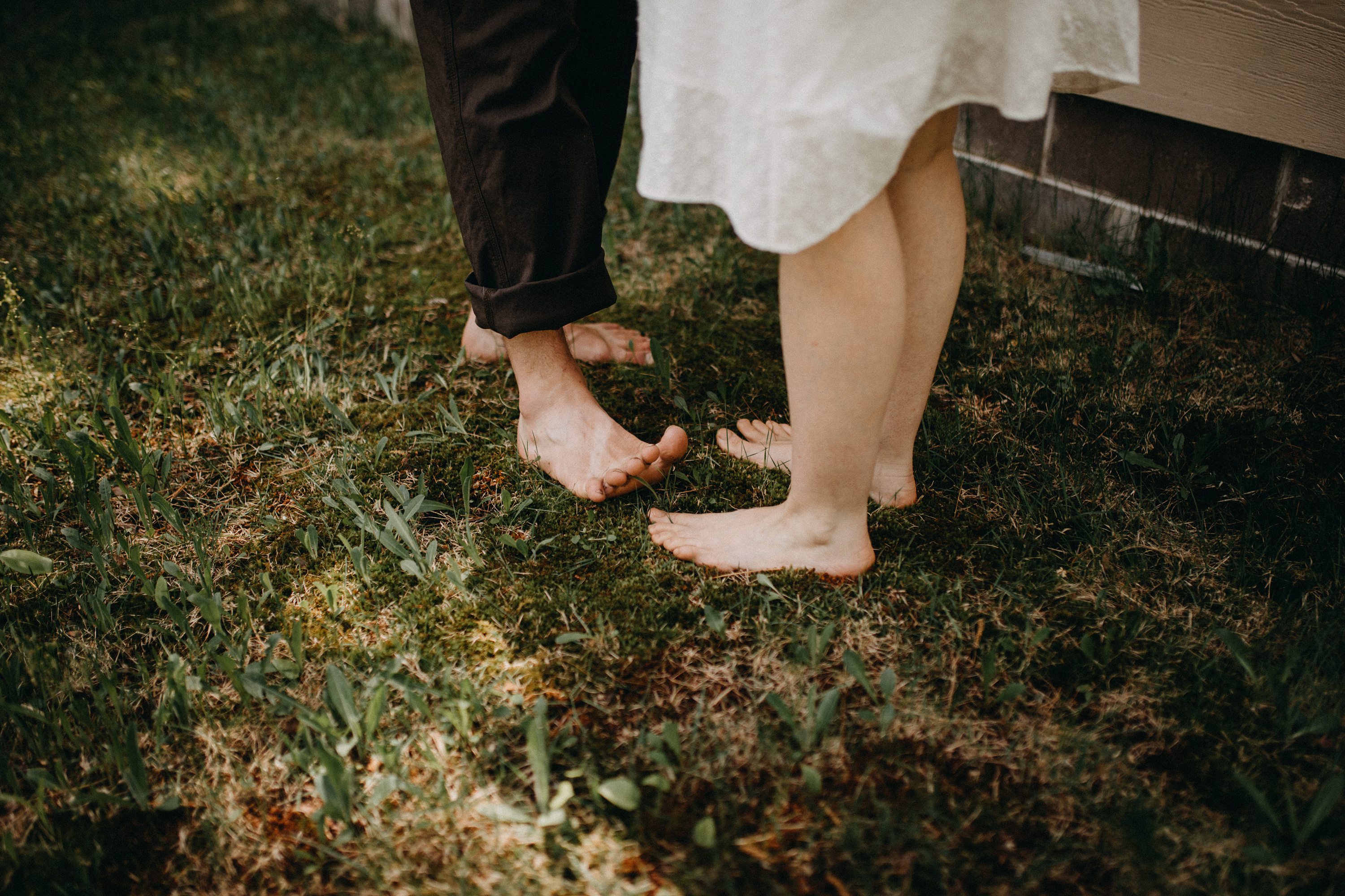 lake wedding,backyard wedding,barefoot wedding,intimate wedding,duluth mn wedding