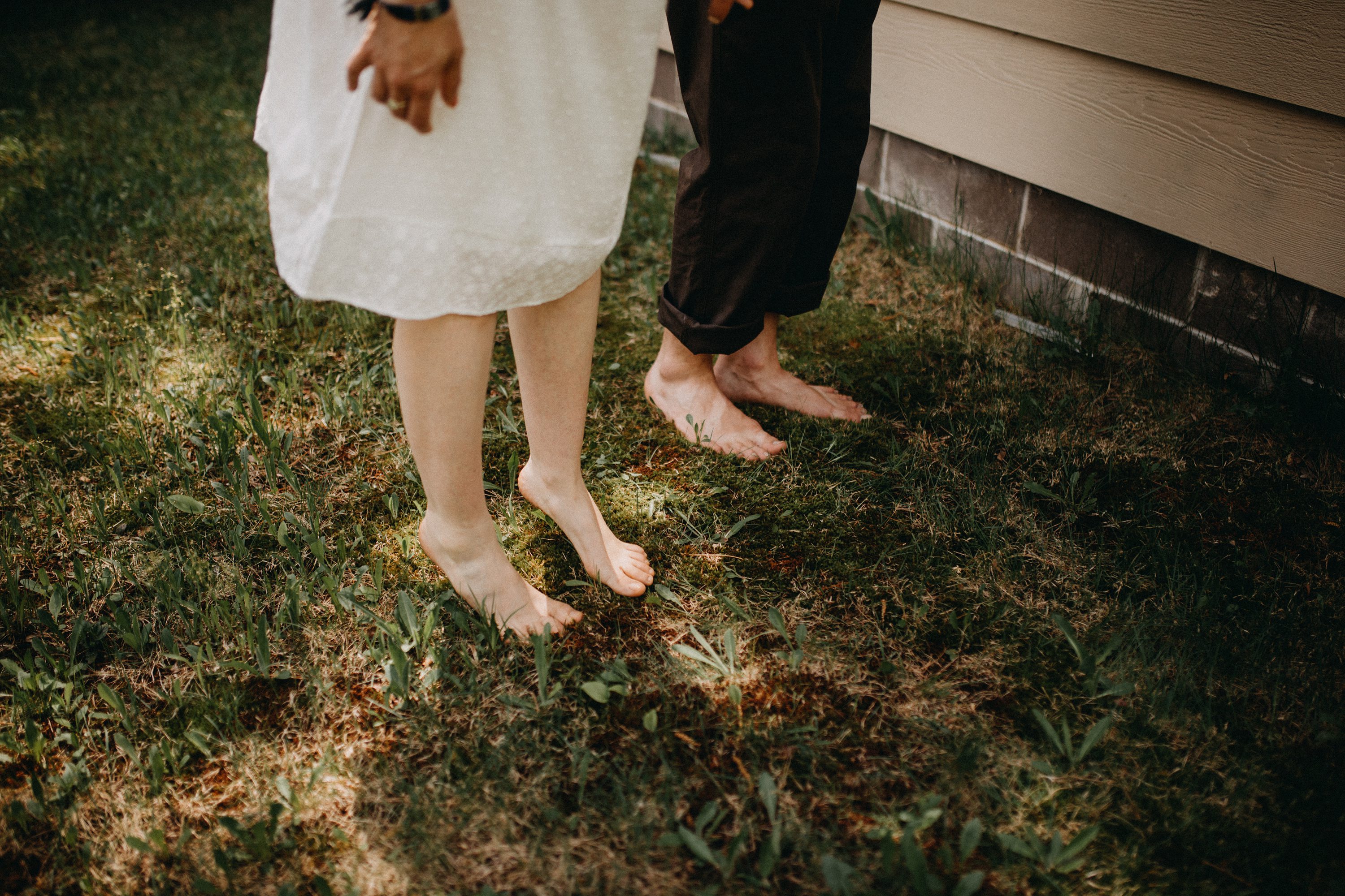 lake wedding,backyard wedding,barefoot wedding,intimate wedding,duluth mn wedding