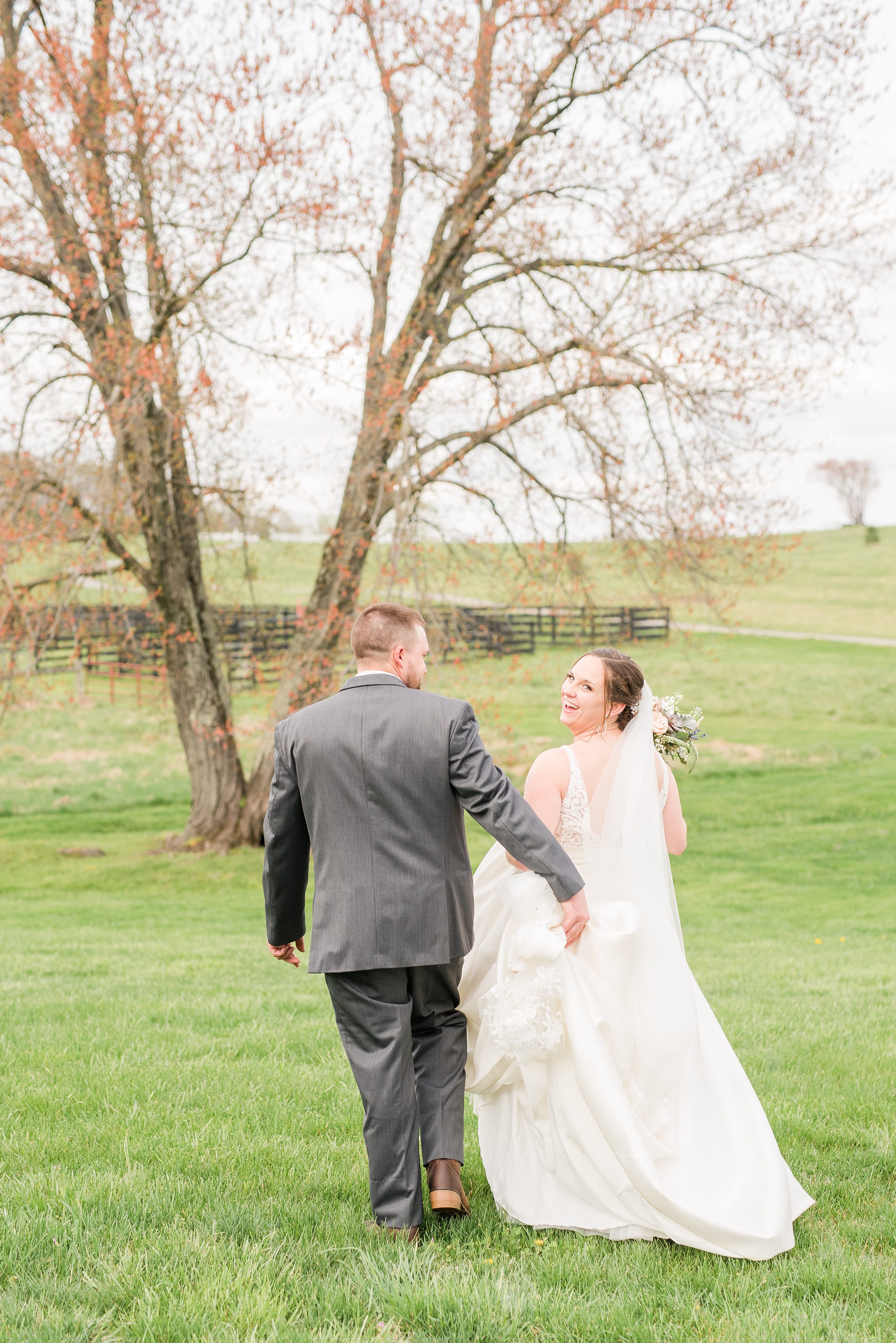 Barn Wedding,Charlottesville,bride and groom,mountain wedding,edgewood barn