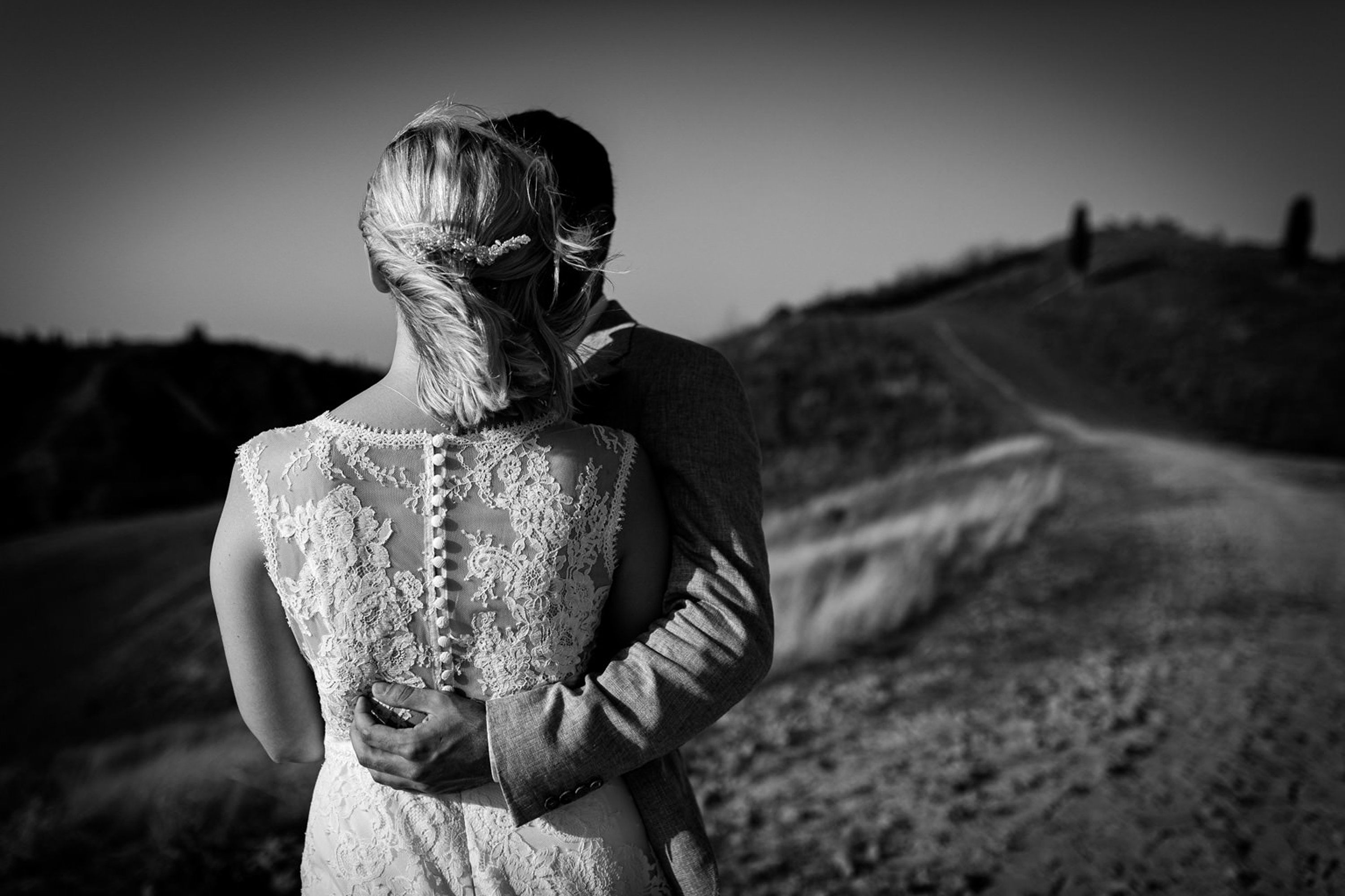 Wedding couple photos in the Tuscan countryside,Photoshoot for couples in the Tuscan countryside