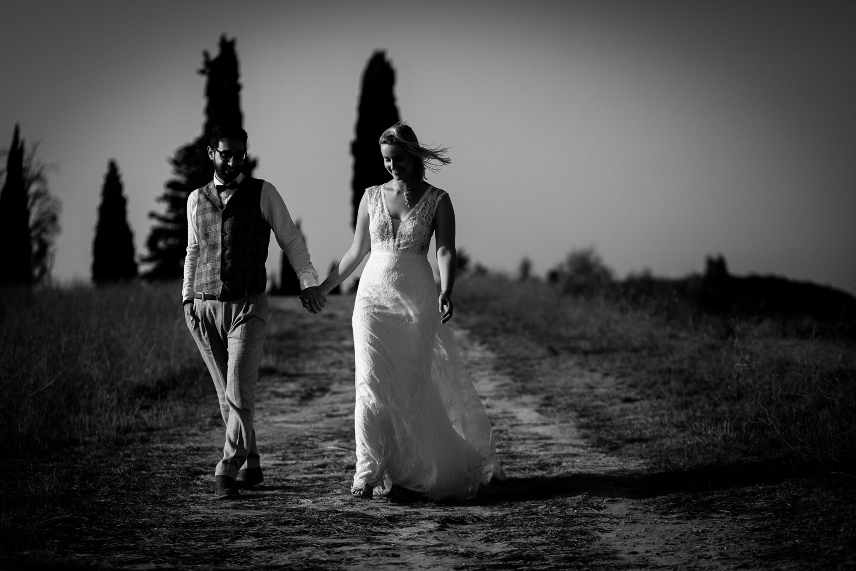 Wedding couple photos in the Tuscan countryside,Photoshoot for couples in the Tuscan countryside