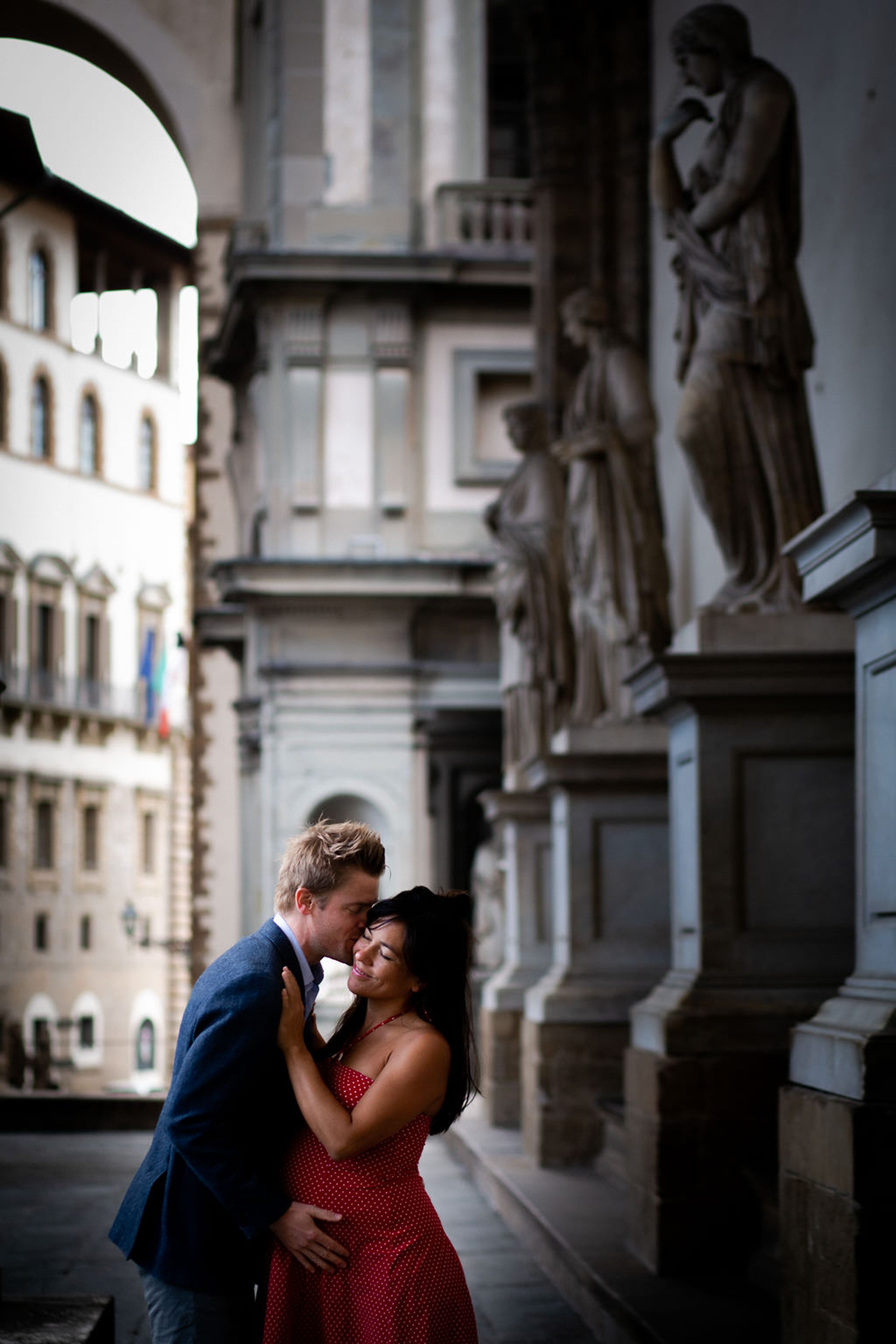 Outdoor maternity photoshoot in Florence,Pregnancy photos in the historic center of Florence