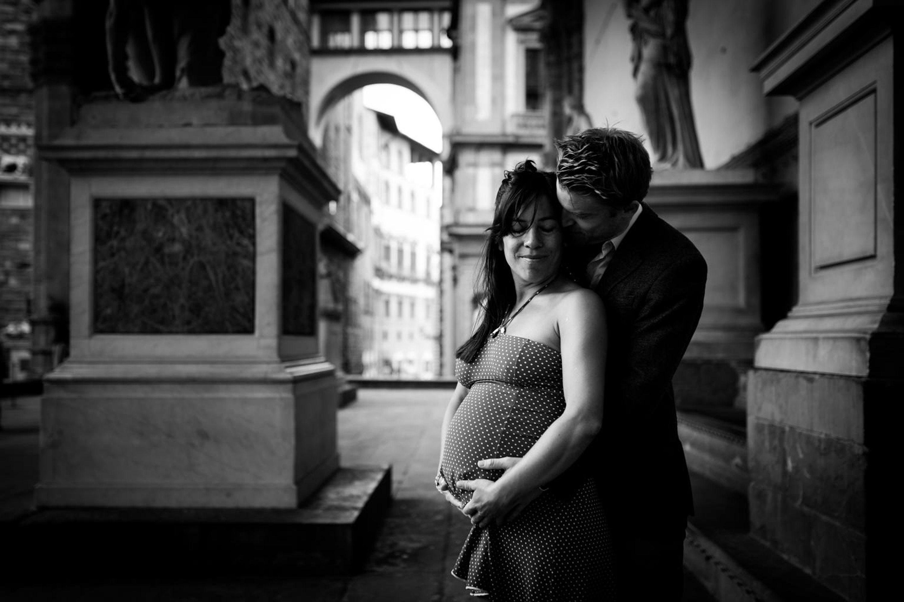 Outdoor maternity photoshoot in Florence,Pregnancy photos in the historic center of Florence