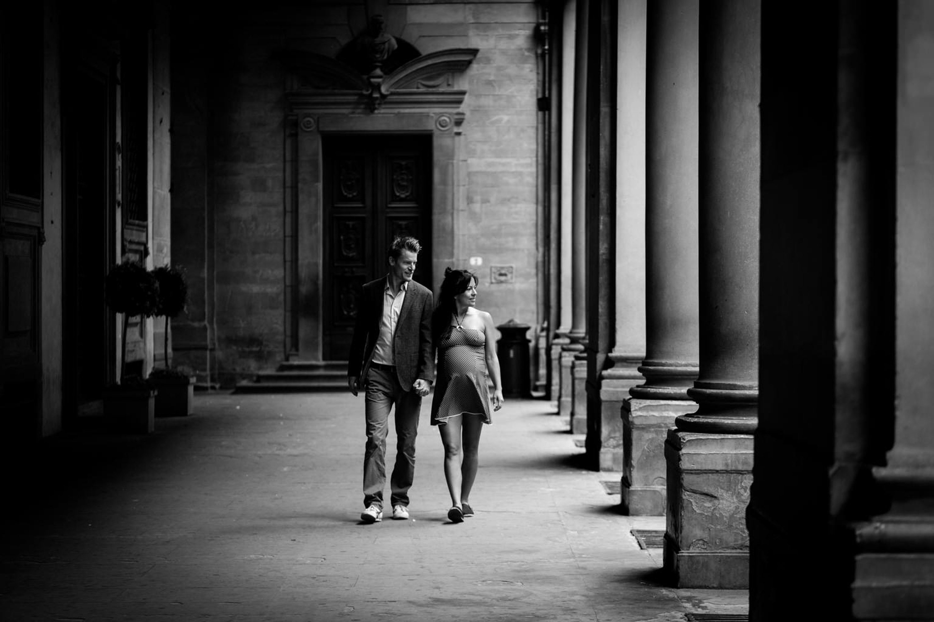 Outdoor maternity photoshoot in Florence,Pregnancy photos in the historic center of Florence