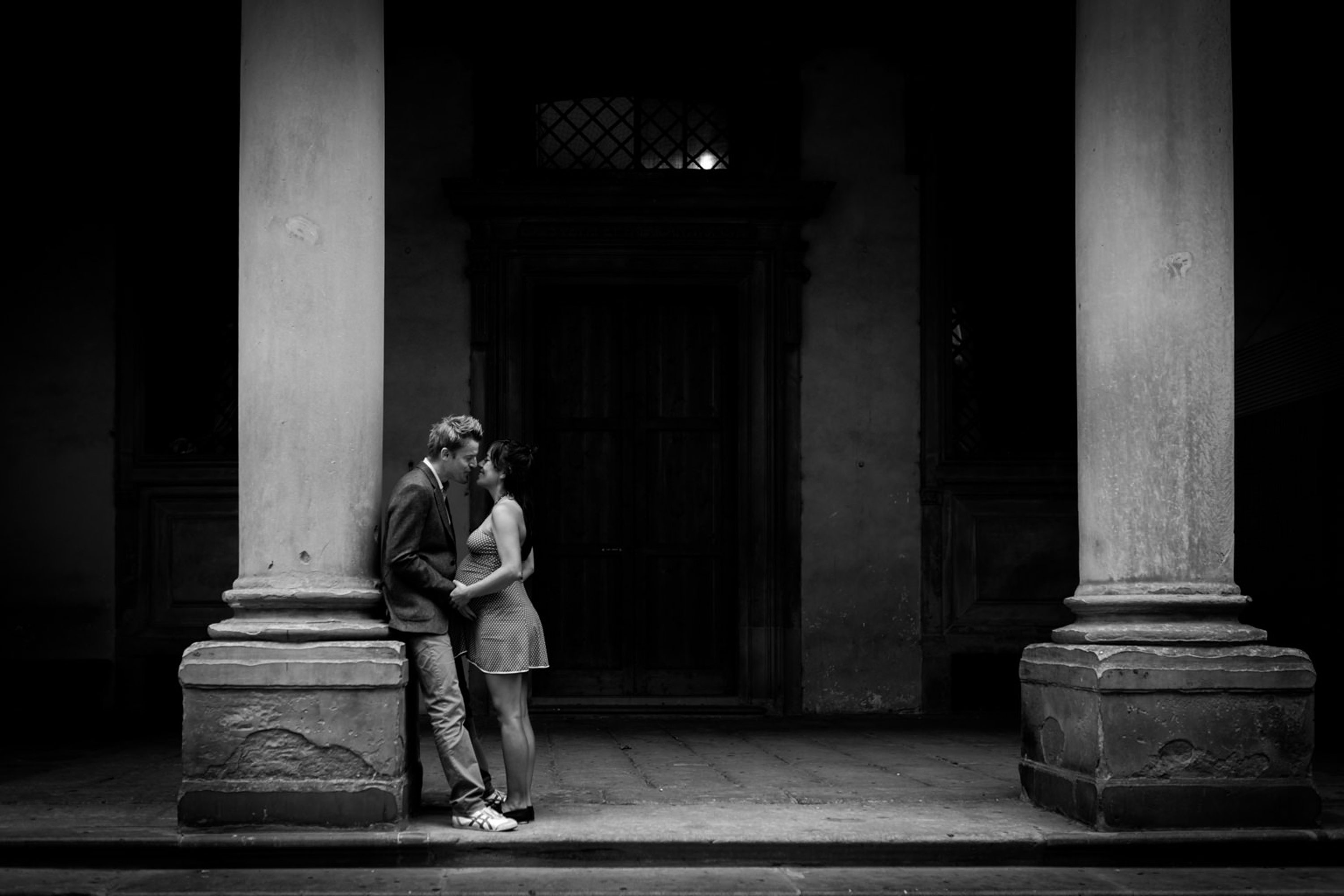 Outdoor maternity photoshoot in Florence,Pregnancy photos in the historic center of Florence