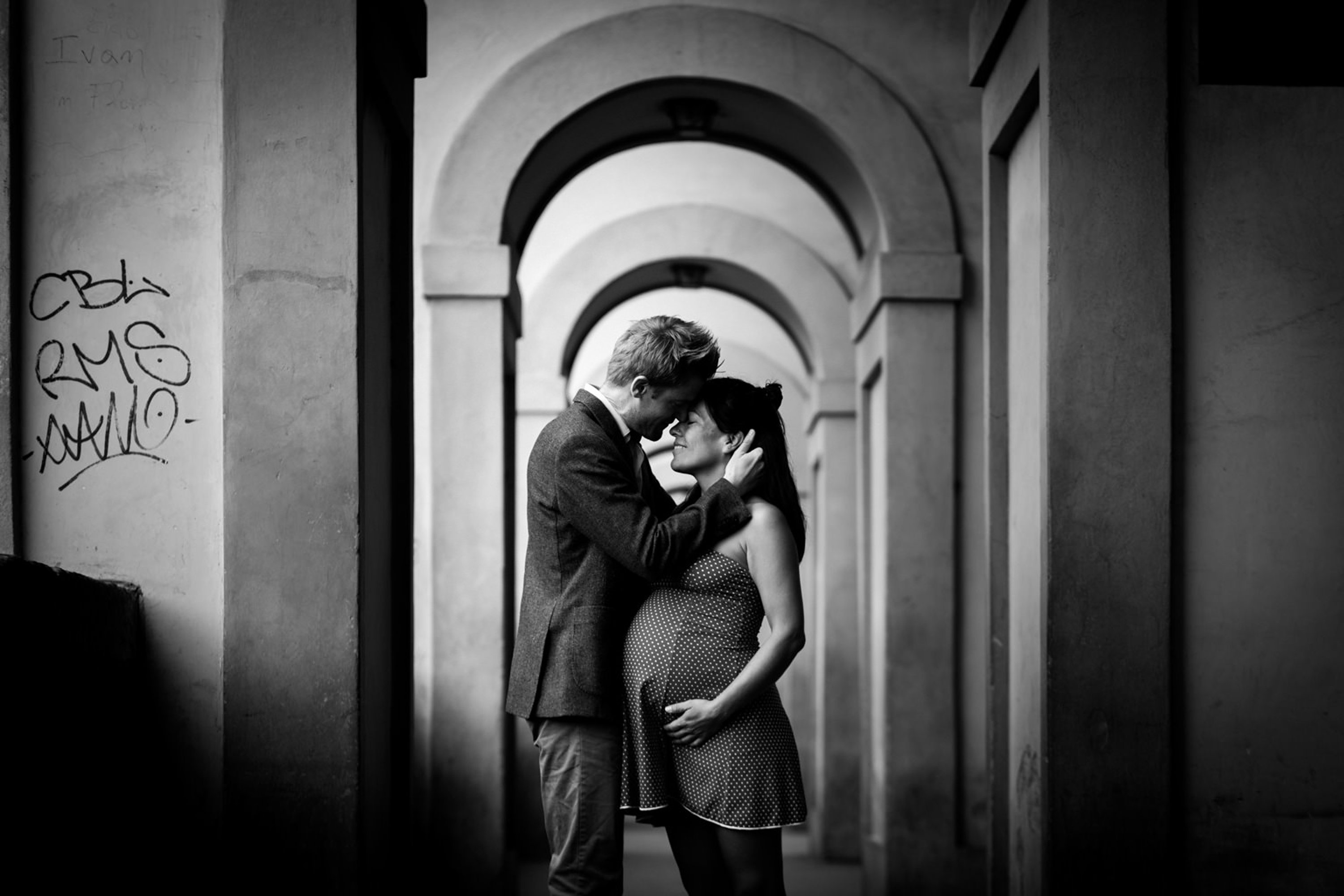 Outdoor maternity photoshoot in Florence,Pregnancy photos in the historic center of Florence